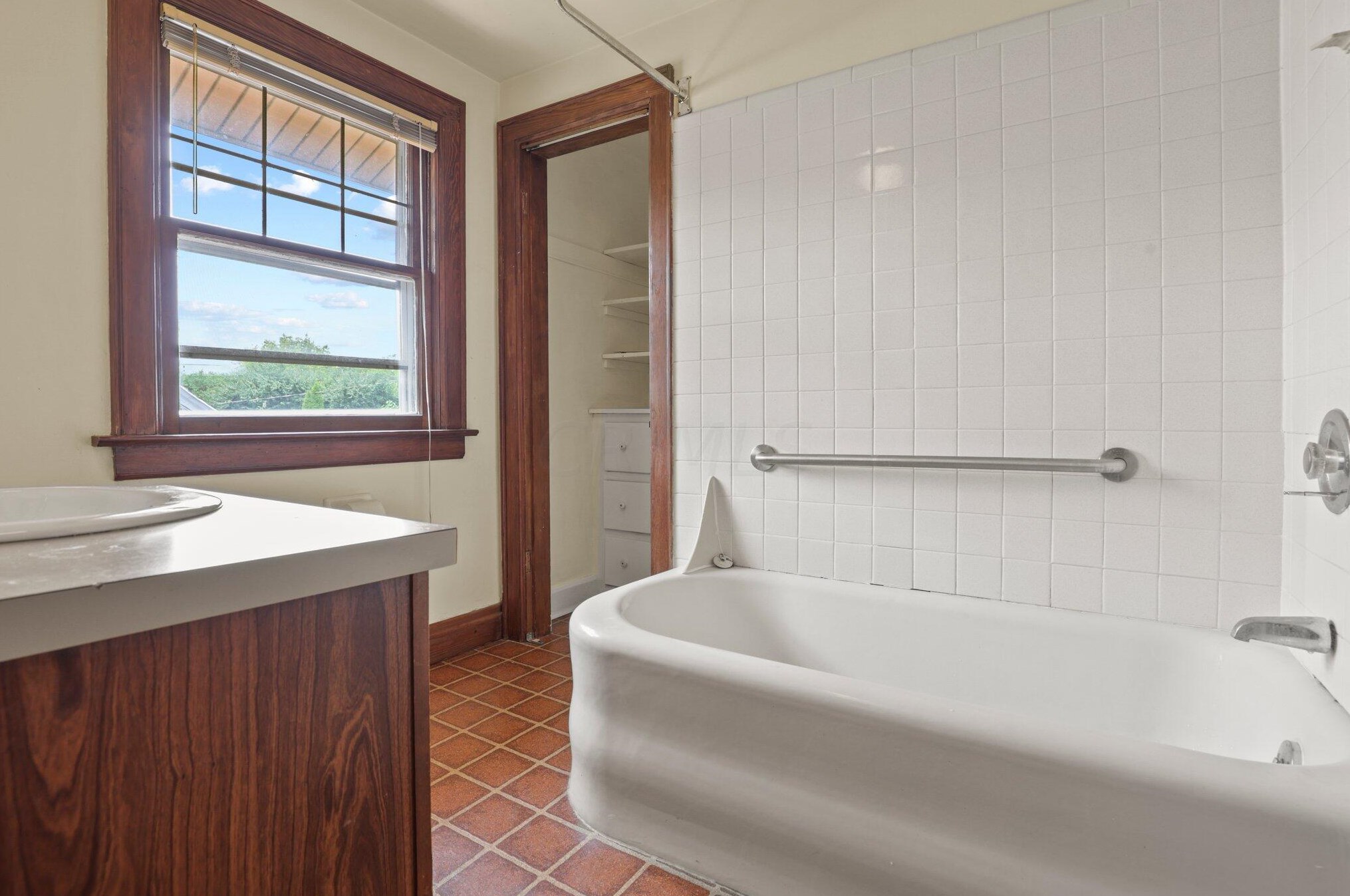 1051 Virginia Ave, Columbus OH 43212-3565 exterior