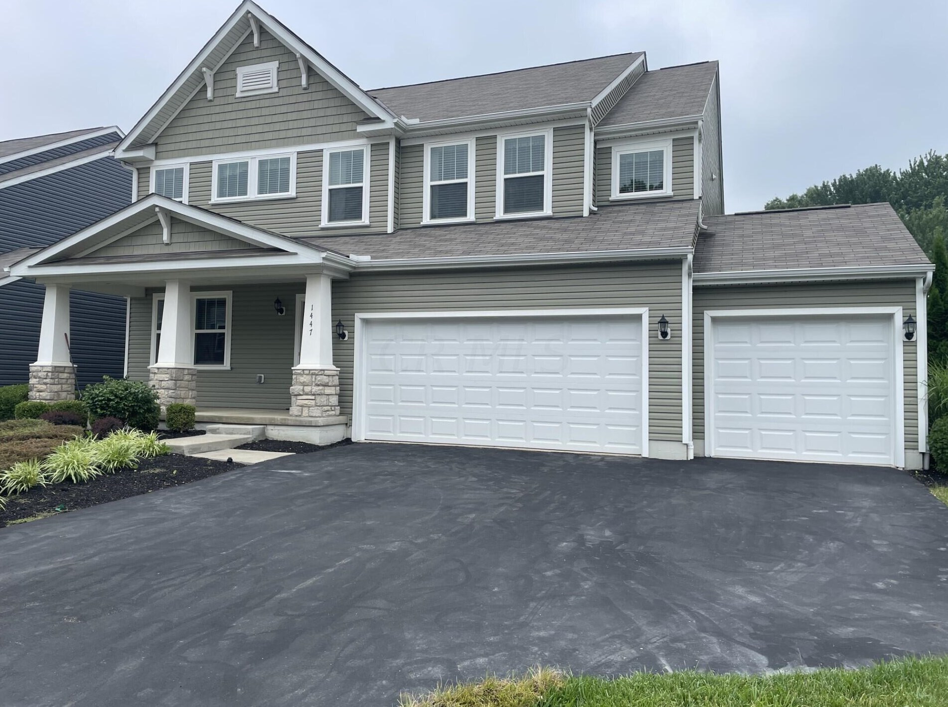 1447 Morrison Farms E Dr, Blacklick, OH 43004
