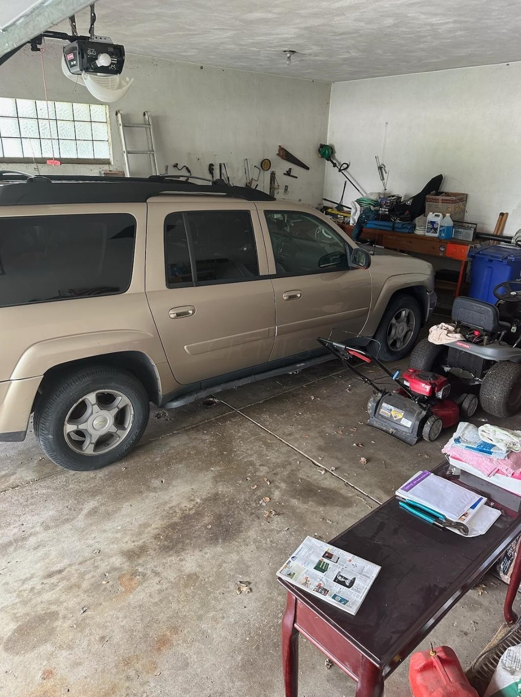 3265 Stelzer Rd, Columbus OH 43219-5710 exterior