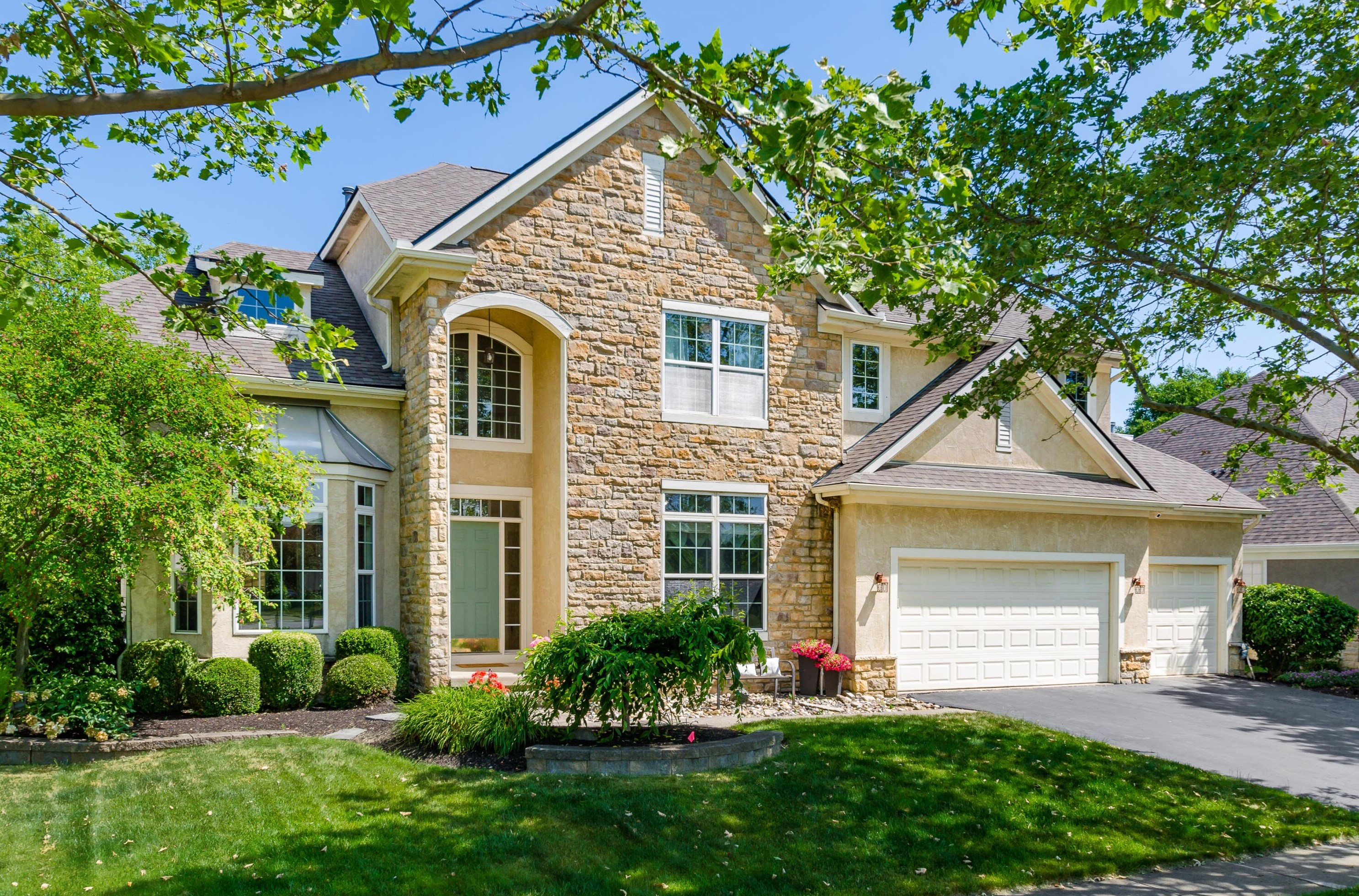 6636 Dalmore Ln, Dublin, OH 43016-6018