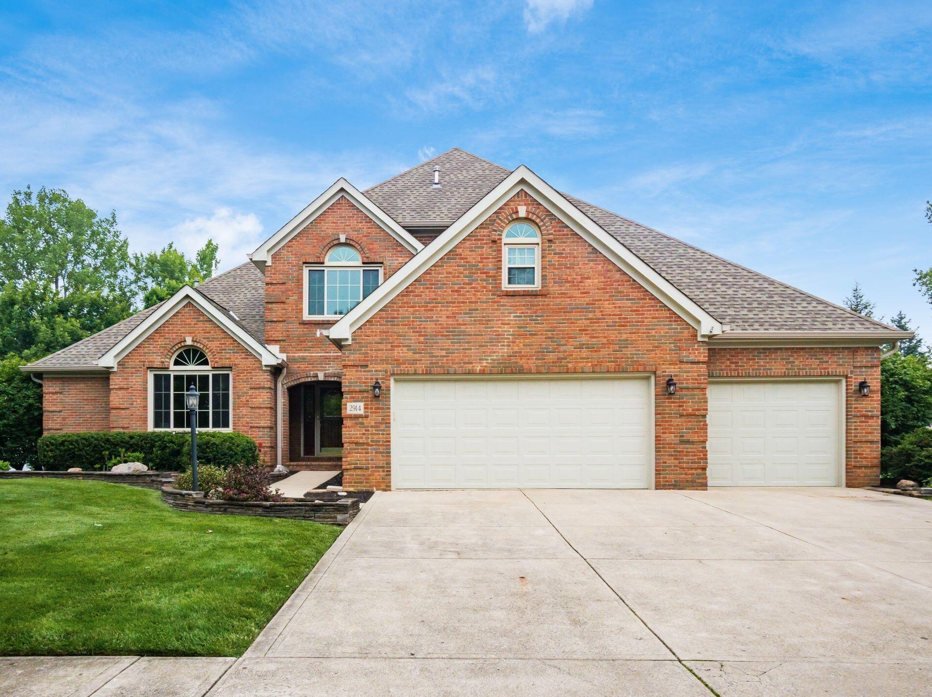 2914 Annabelle Ct, Darbydale, OH 43123