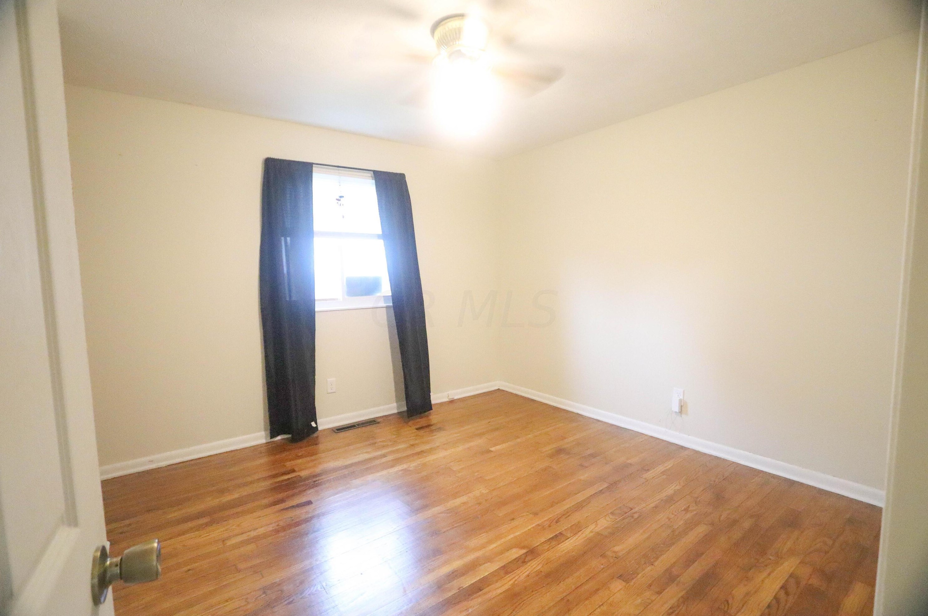 825 Higbee Dr, Columbus OH 43207 exterior