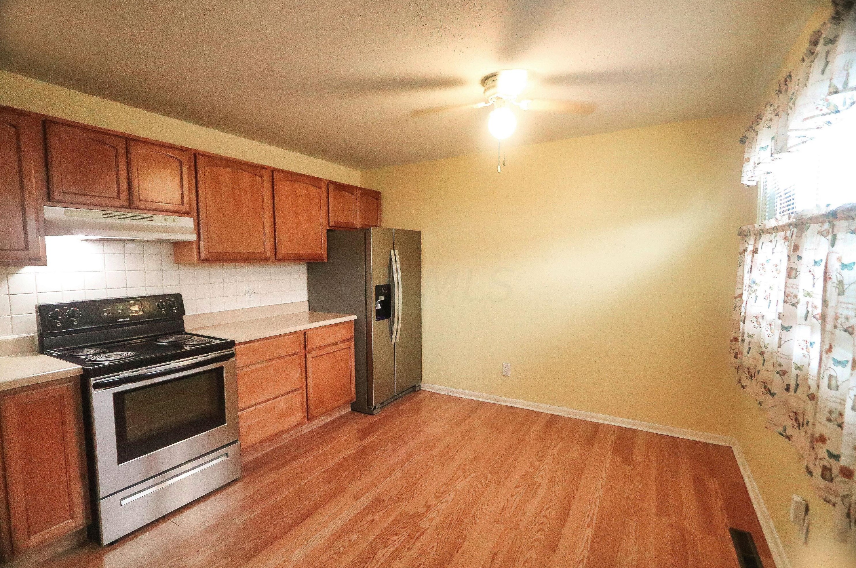 825 Higbee Dr, Columbus OH 43207 exterior