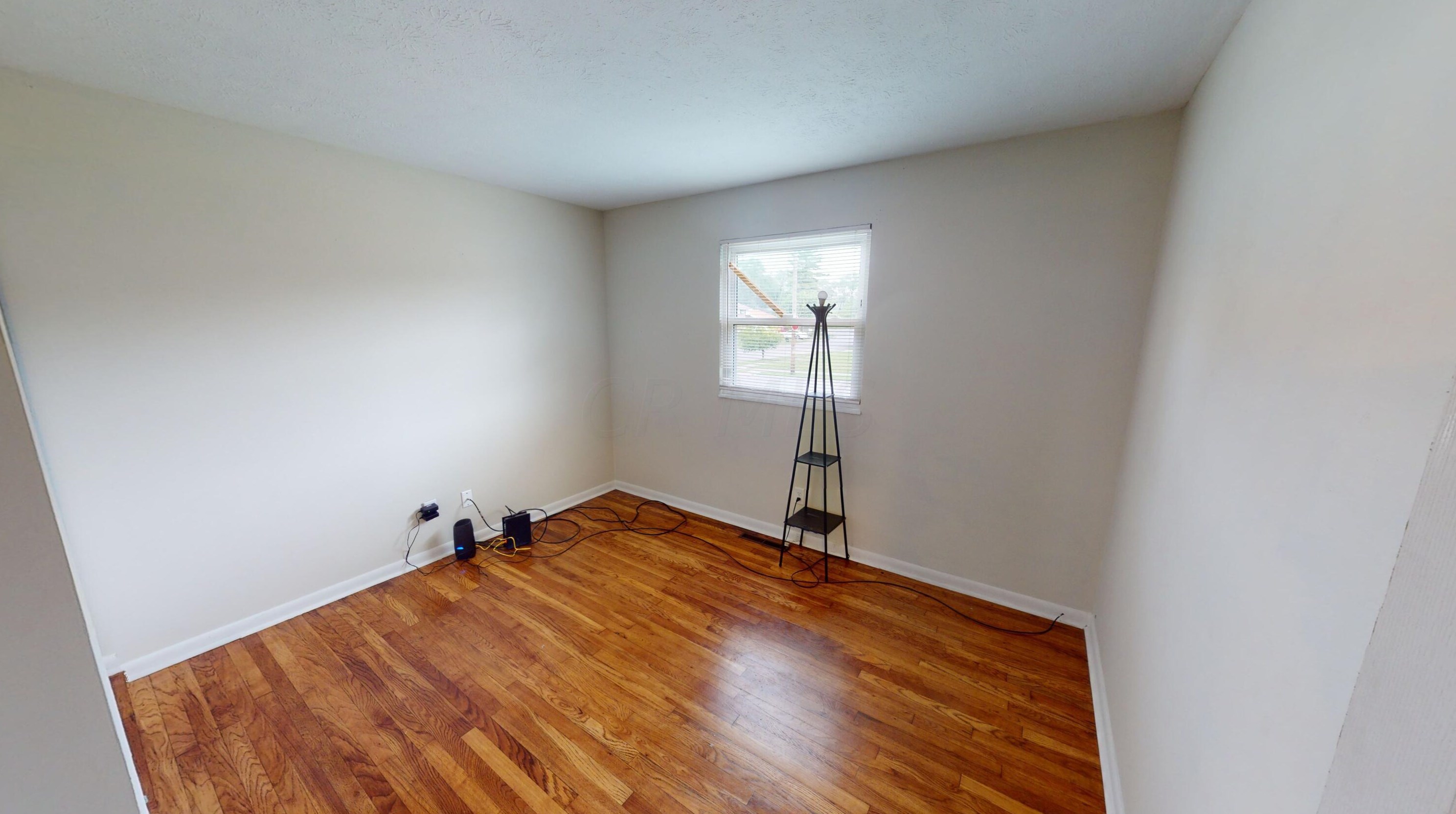 825 Higbee Dr, Columbus OH 43207 exterior