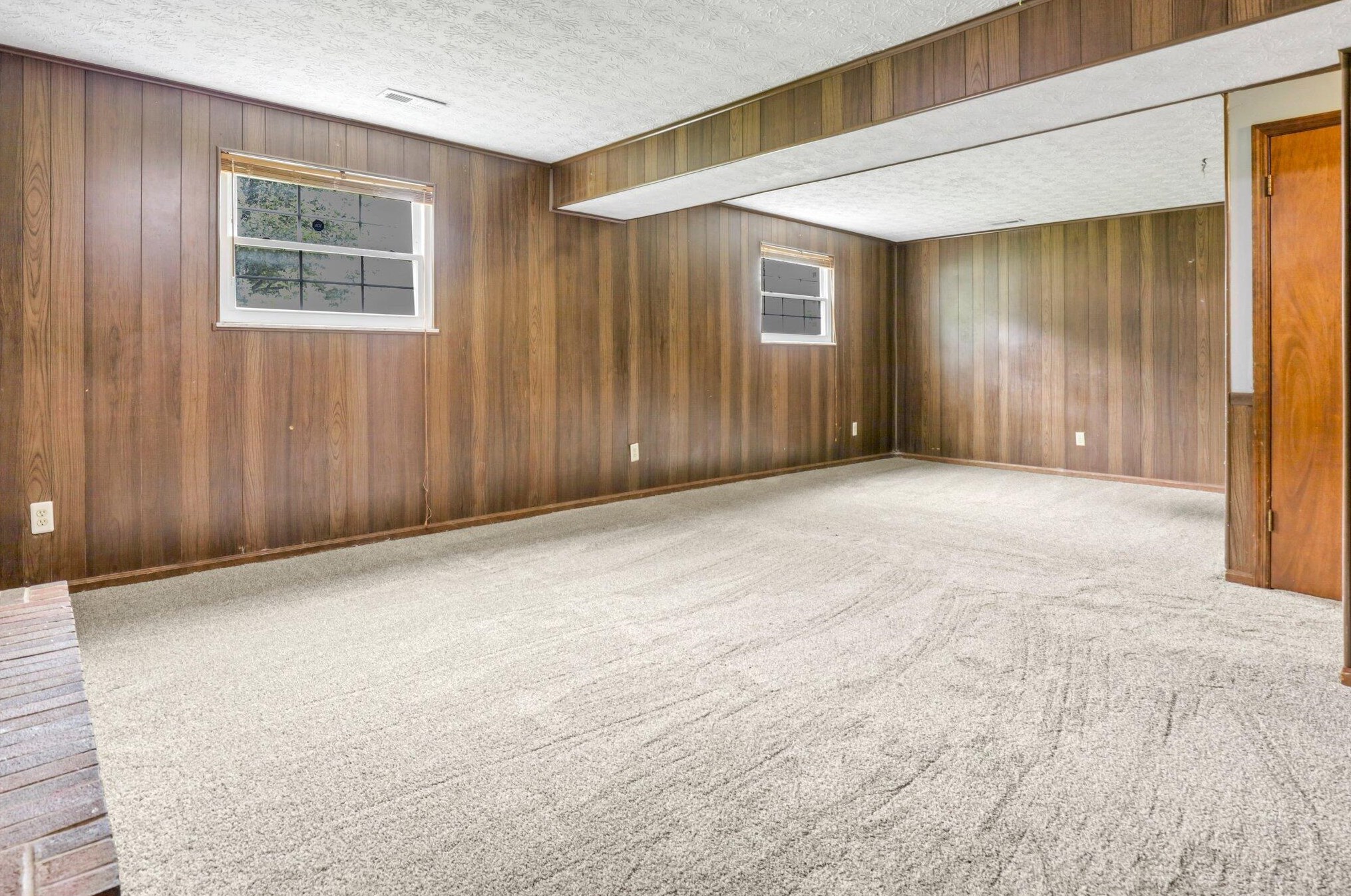 5419 Aqua St, Columbus OH  43229-3915 exterior