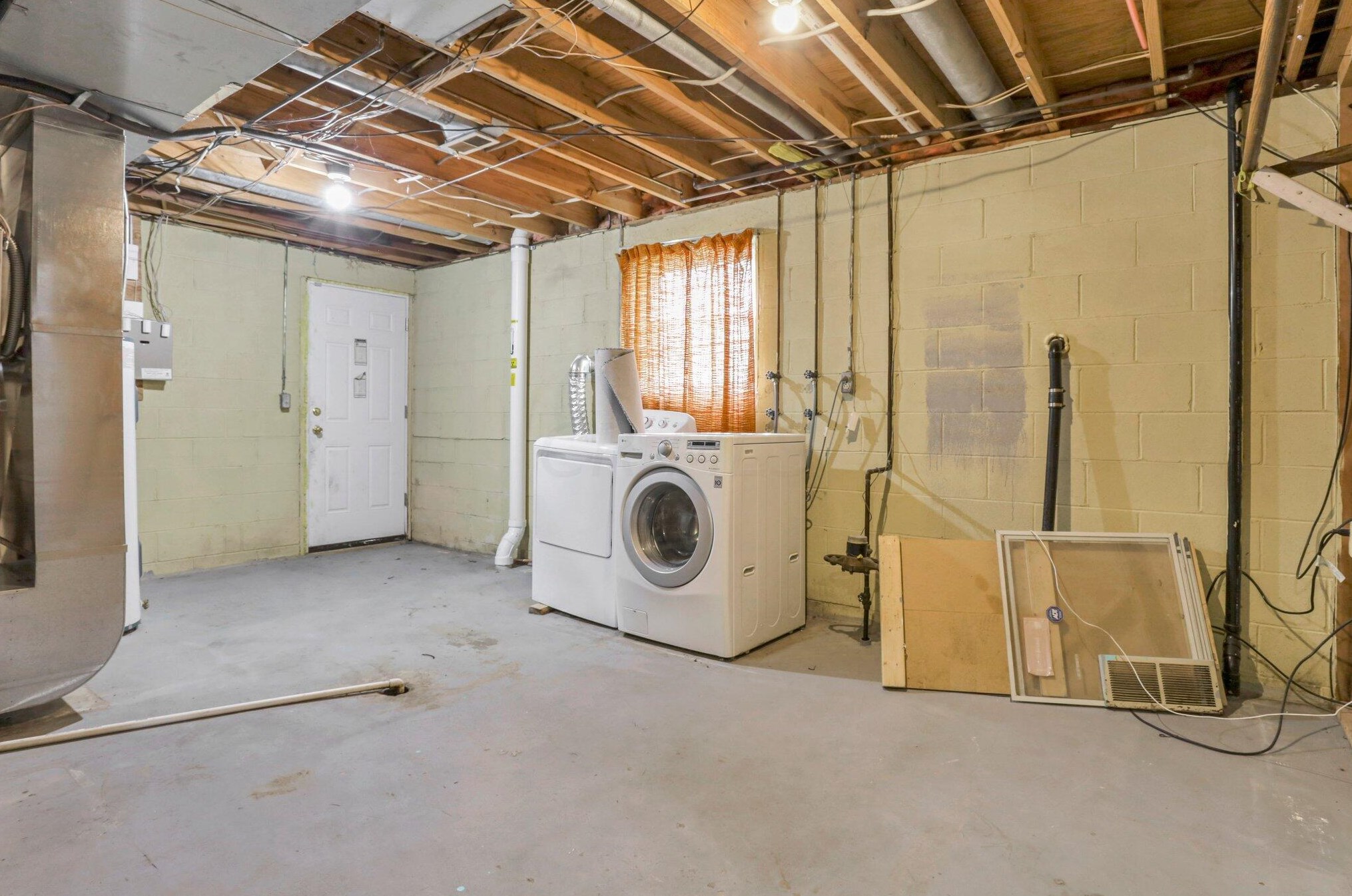 5419 Aqua St, Columbus OH  43229-3915 exterior