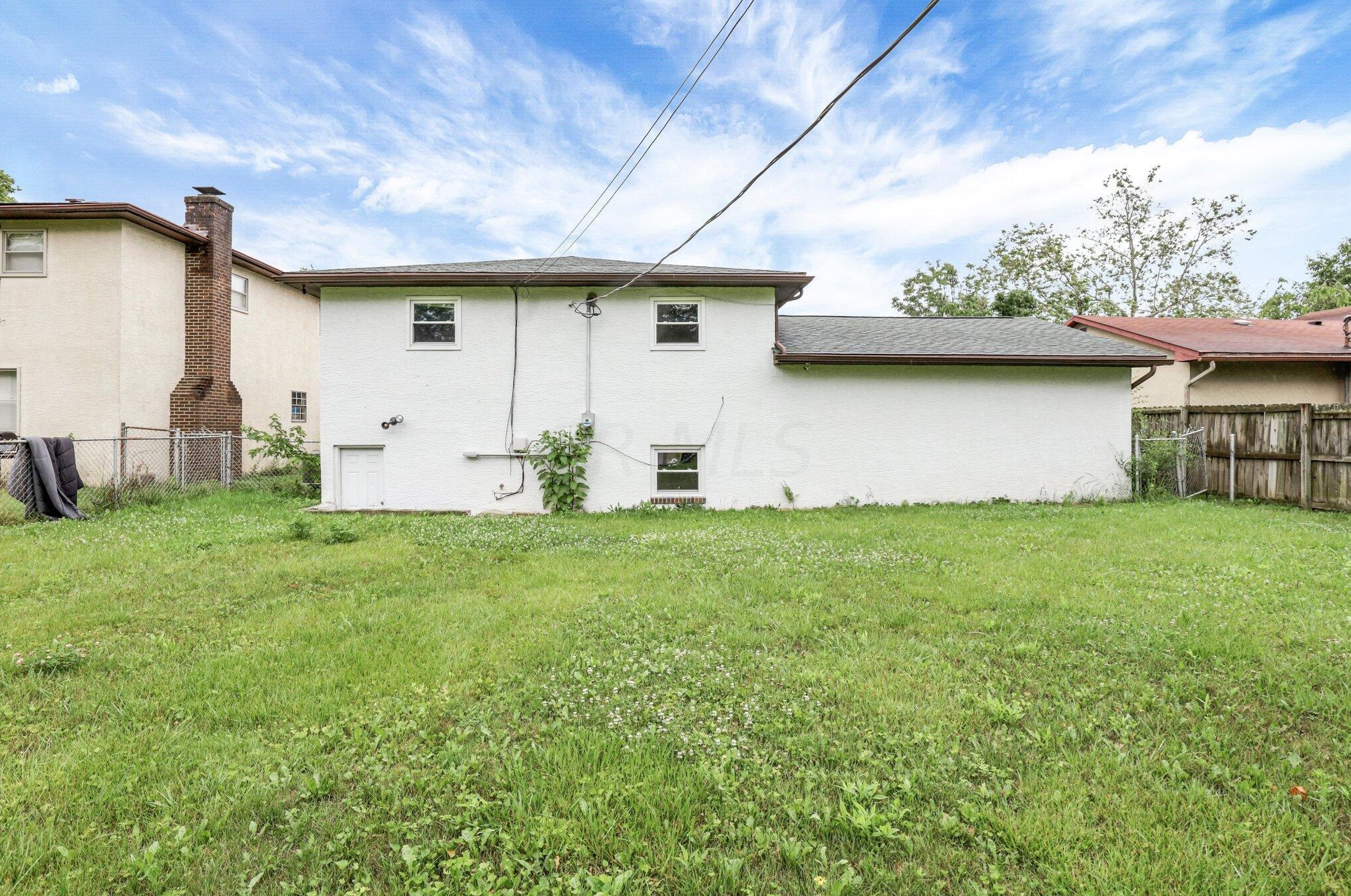 5419 Aqua St, Columbus OH  43229-3915 exterior