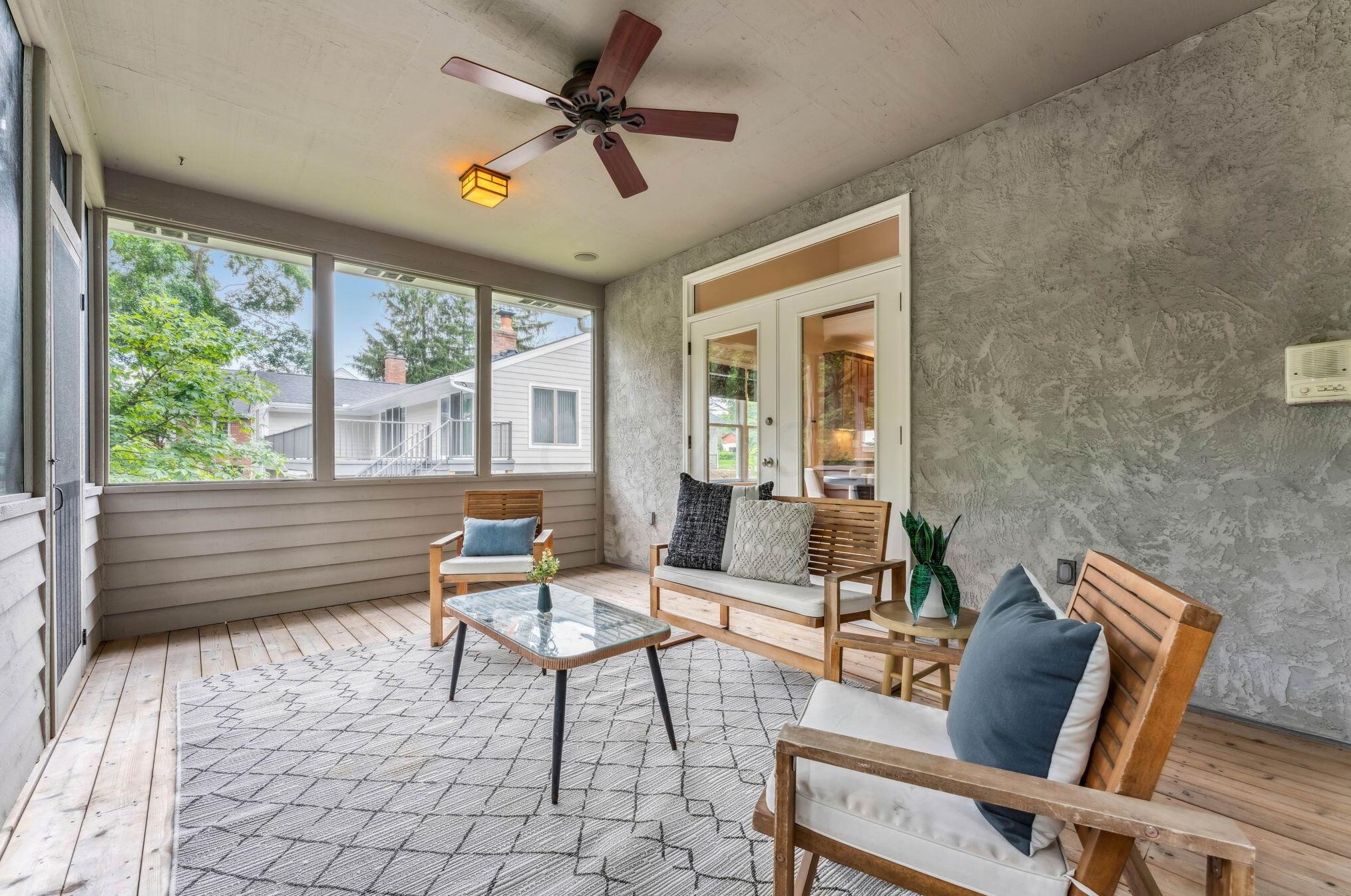 2781 Edgewood Rd, Columbus OH 43220-4517 exterior