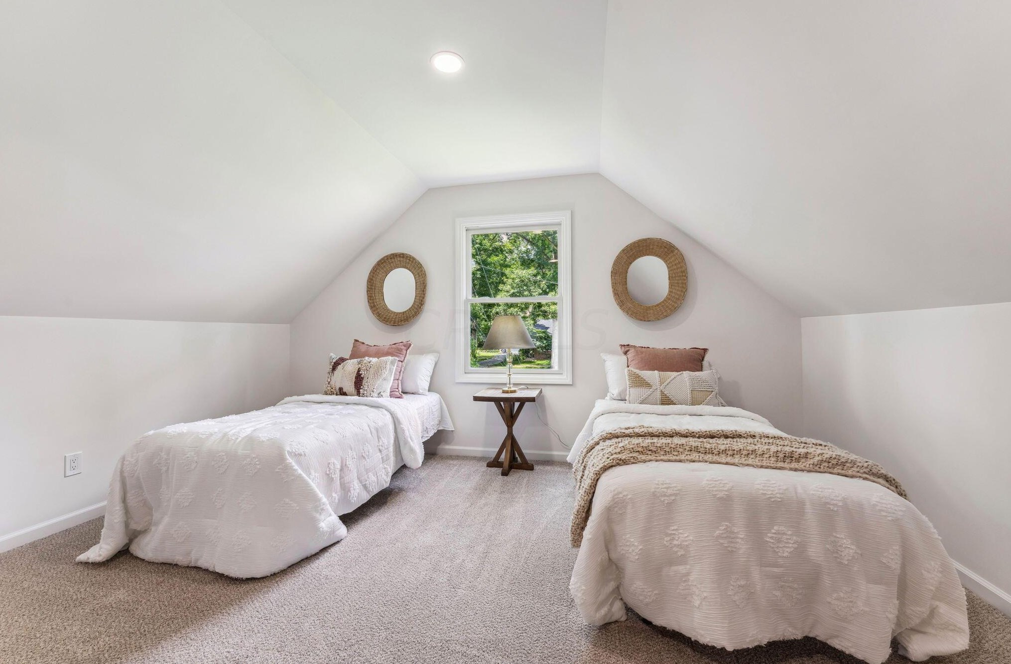 2781 Edgewood Rd, Columbus OH 43220-4517 exterior