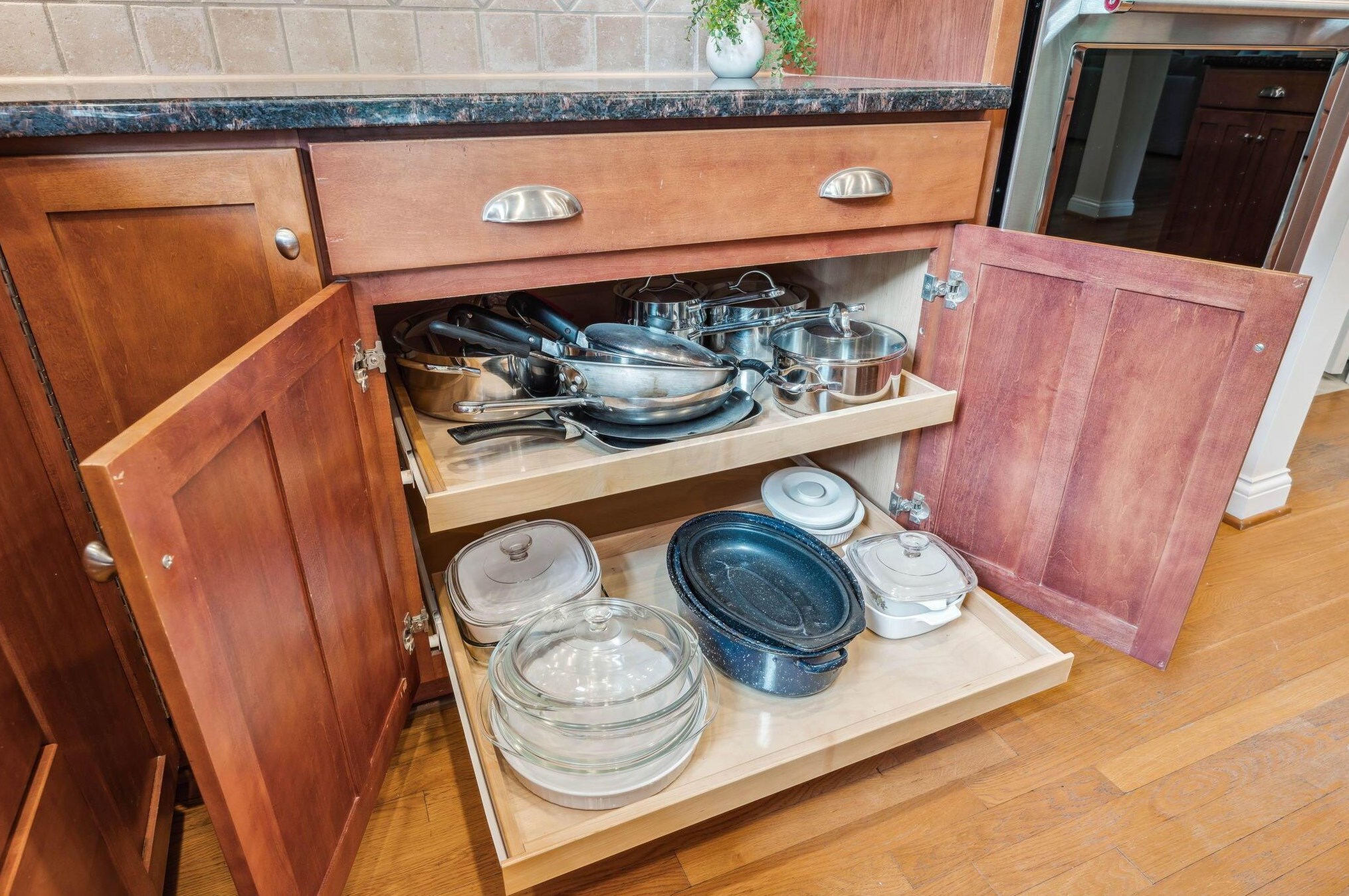 2781 Edgewood Rd, Columbus OH 43220-4517 exterior