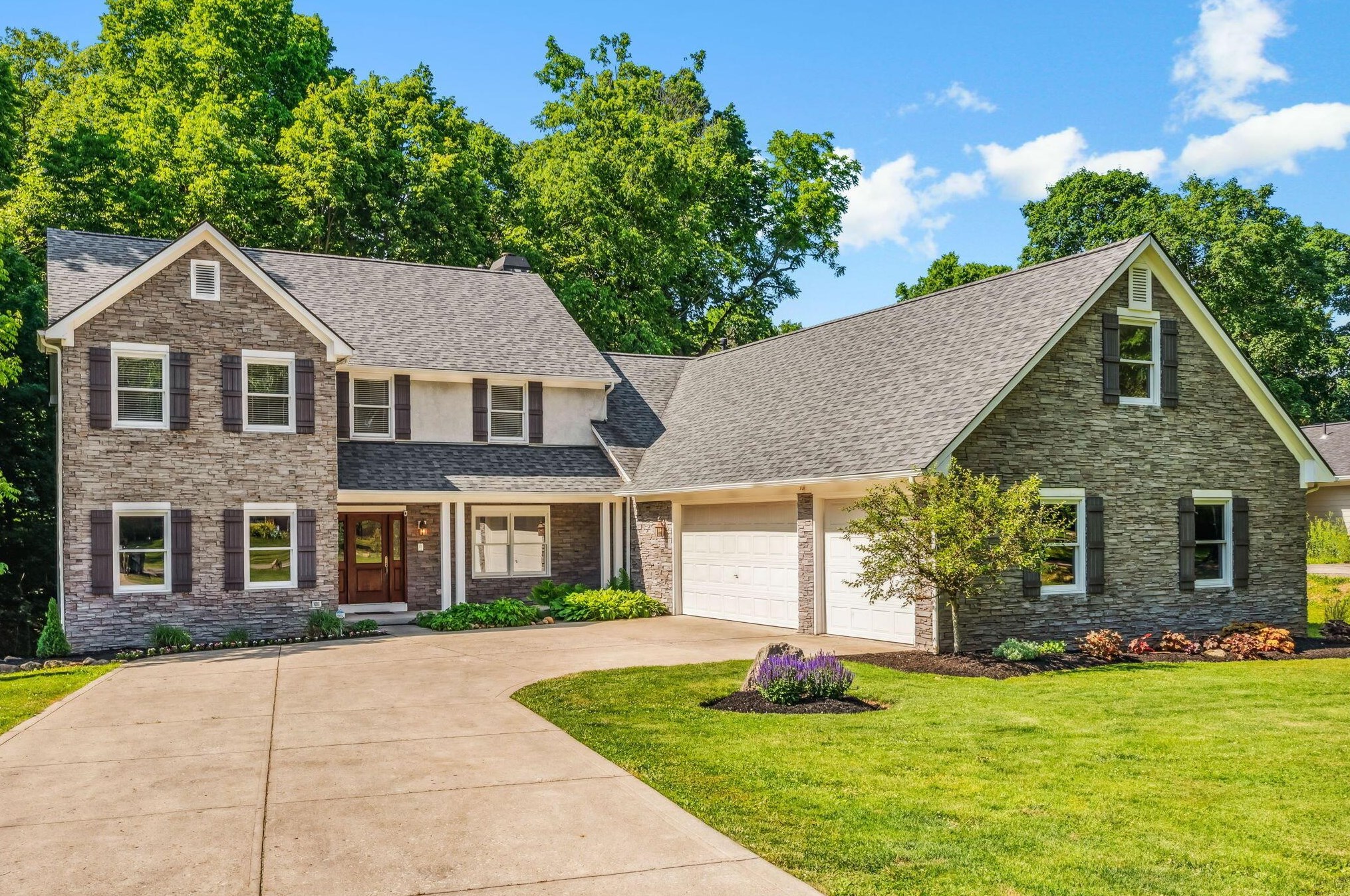 2781 Edgewood Rd, Columbus OH 43220-4517 exterior