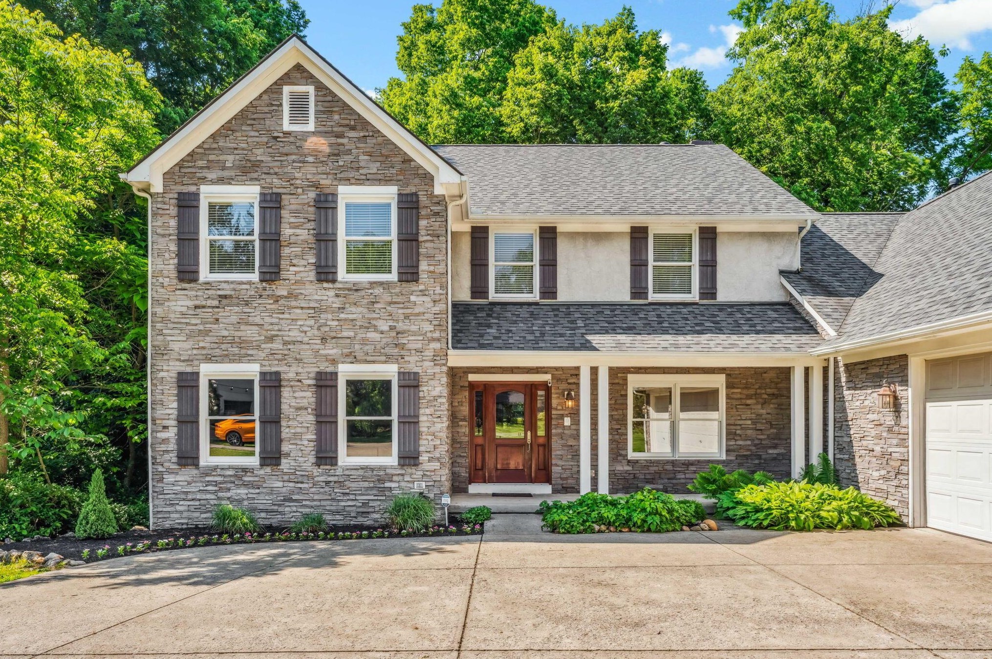 2781 Edgewood Rd, Columbus OH 43220-4517 exterior