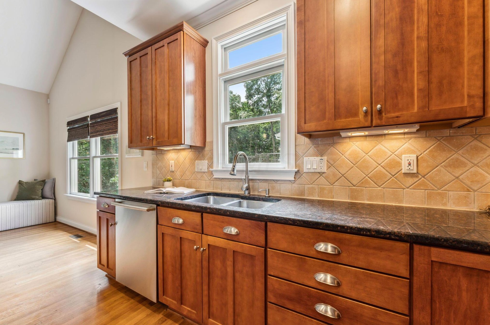 2781 Edgewood Rd, Columbus OH 43220-4517 exterior