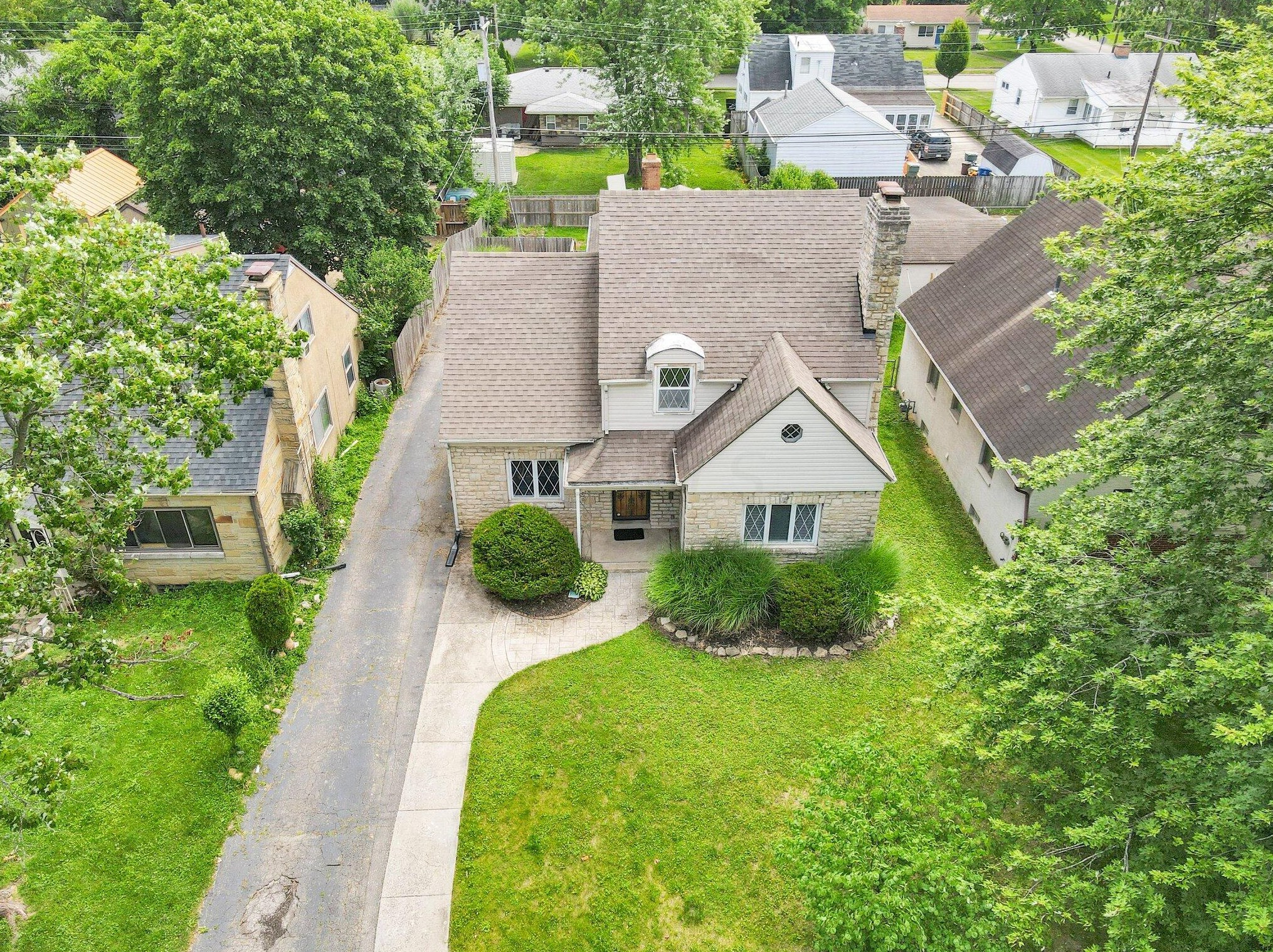 80 Edgevale Rd, Columbus OH 43221-1215 exterior