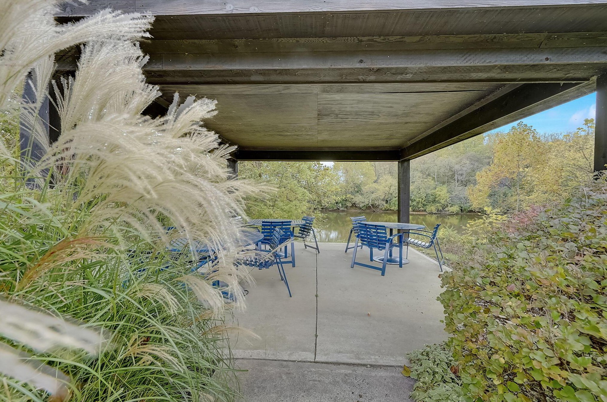 2585 Olde Hill Ct, Columbus OH  43221-3678 exterior