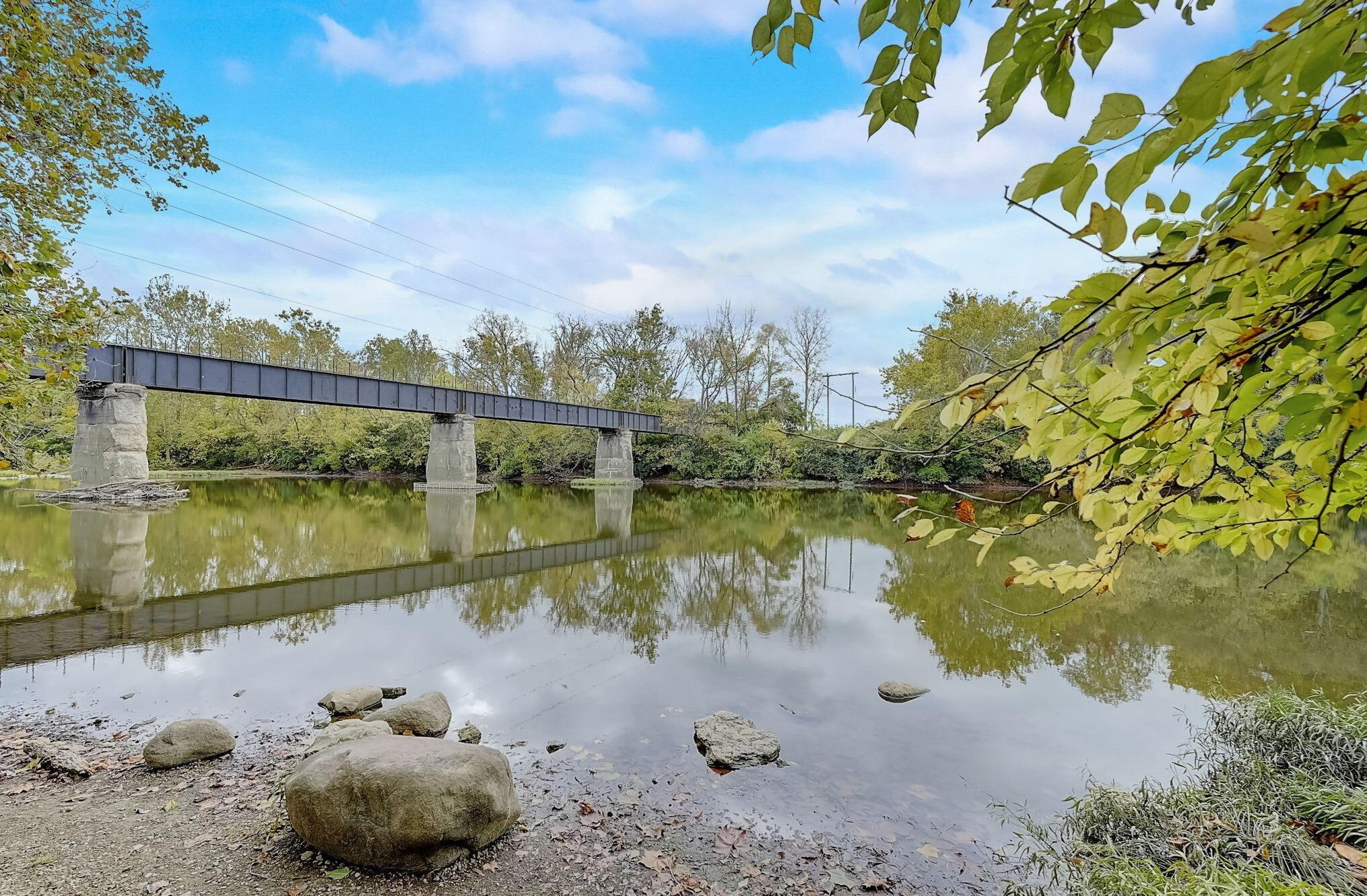 2585 Olde Hill Ct, Columbus OH  43221-3678 exterior