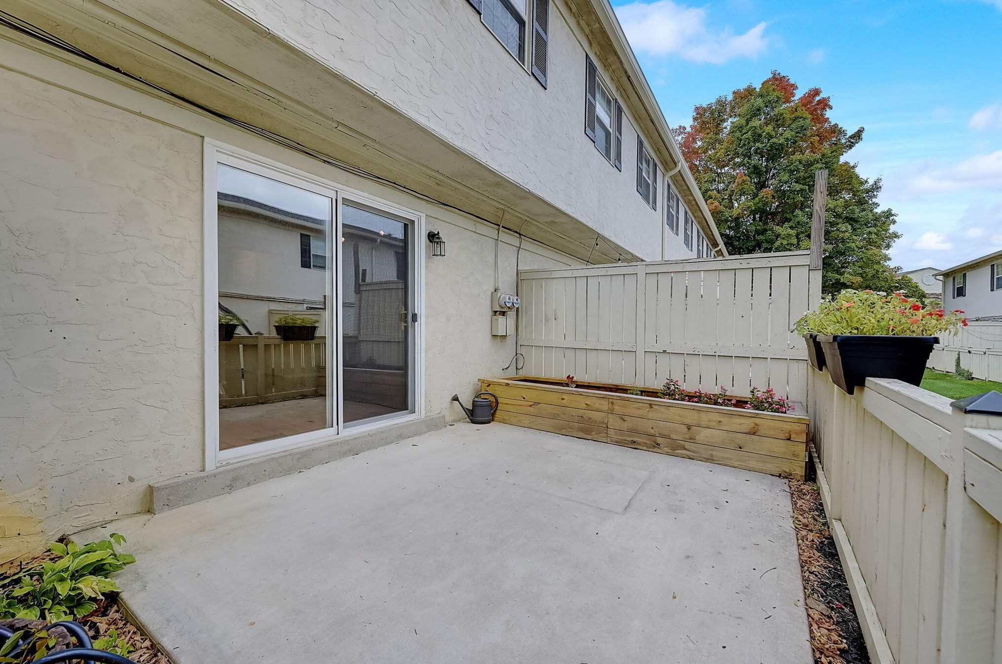 2585 Olde Hill Ct, Columbus OH  43221-3678 exterior