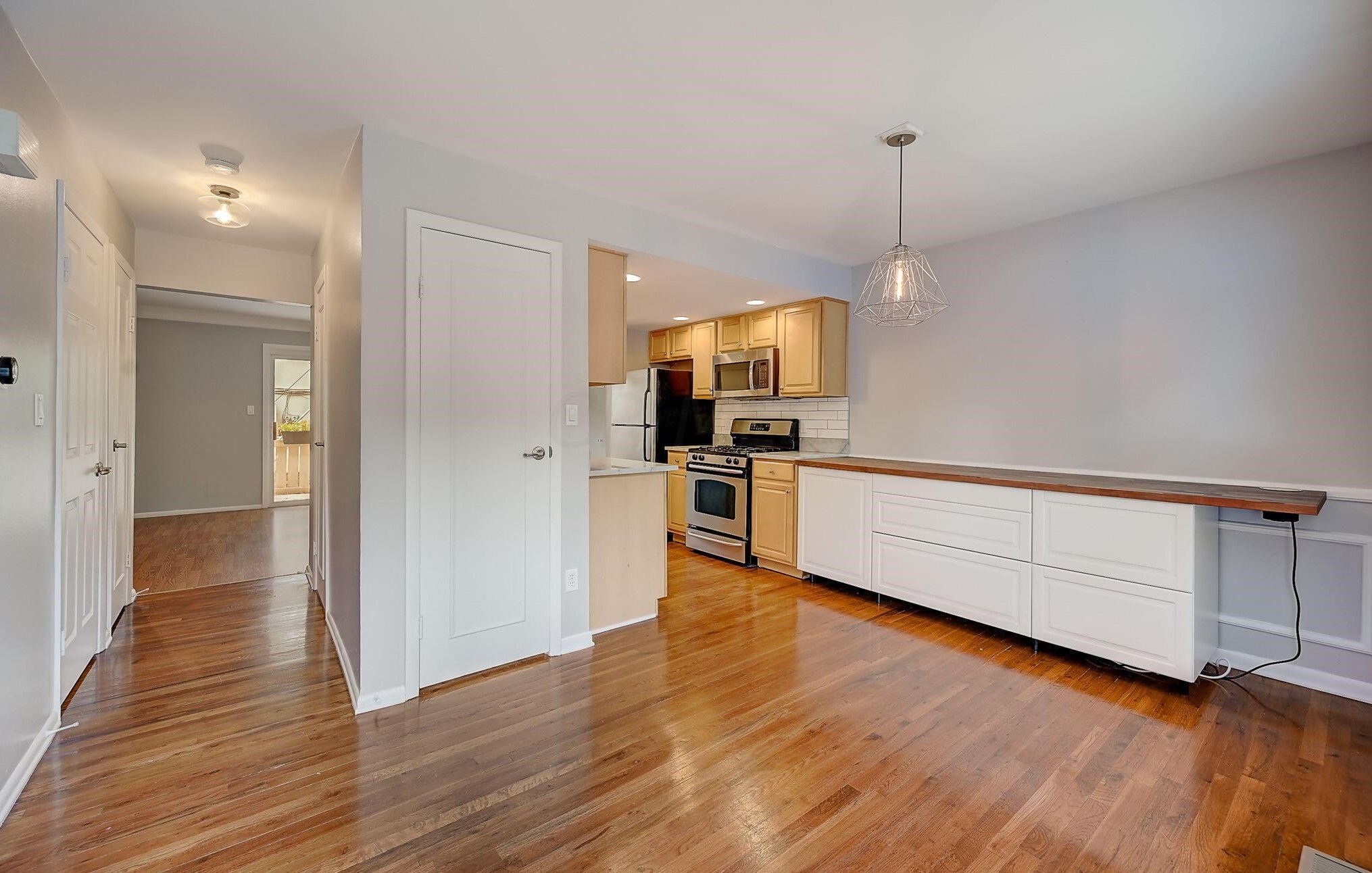 2585 Olde Hill Ct, Columbus OH  43221-3678 exterior