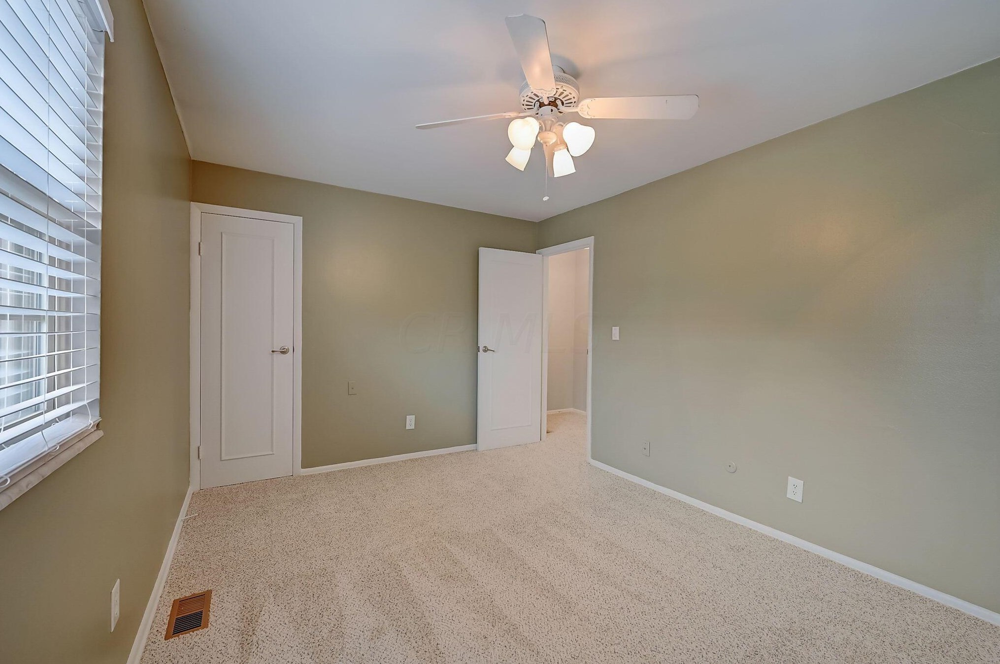 2585 Olde Hill Ct, Columbus OH  43221-3678 exterior