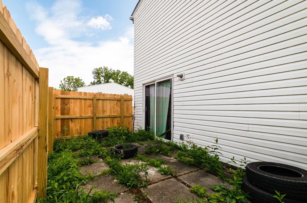 2481 Winding Hills Dr, Columbus, OH 43224-3021