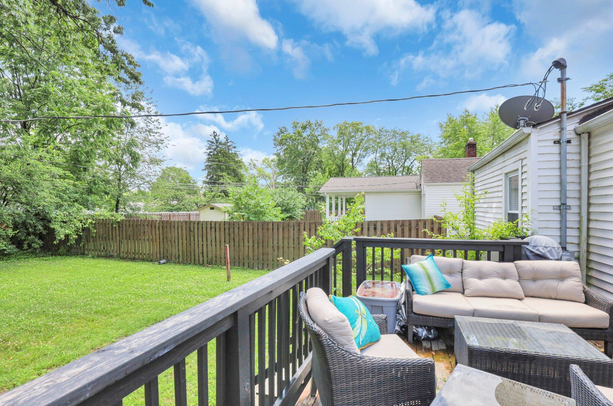 118 Gould Rd, Columbus OH 43209-1175 exterior