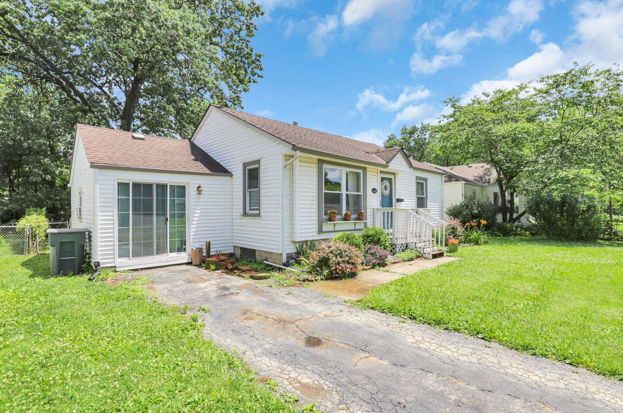 118 Gould Rd, Columbus OH 43209-1175 exterior