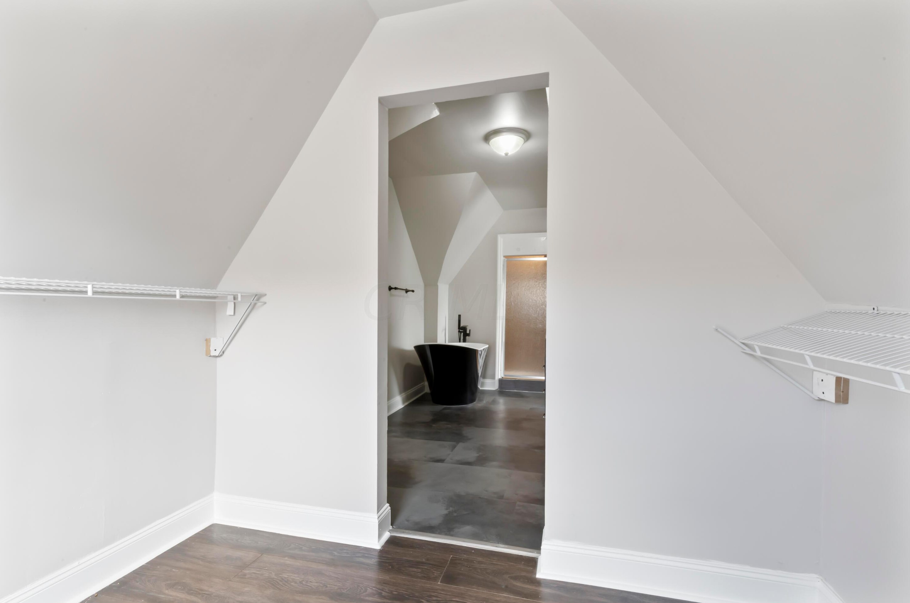 1468 Whittier St, Columbus OH 43206-1864 exterior