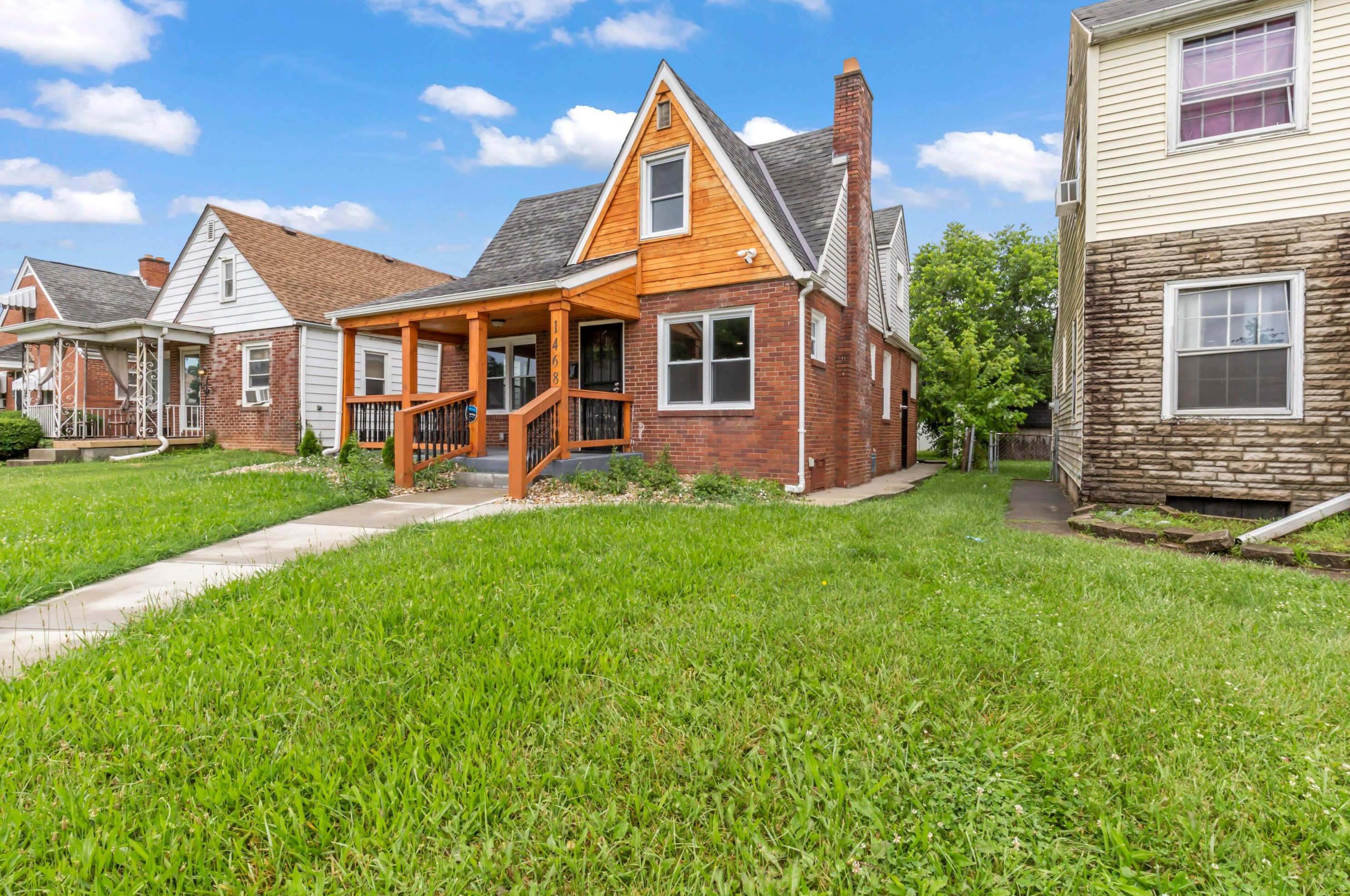 1468 Whittier St, Columbus OH 43206-1864 exterior