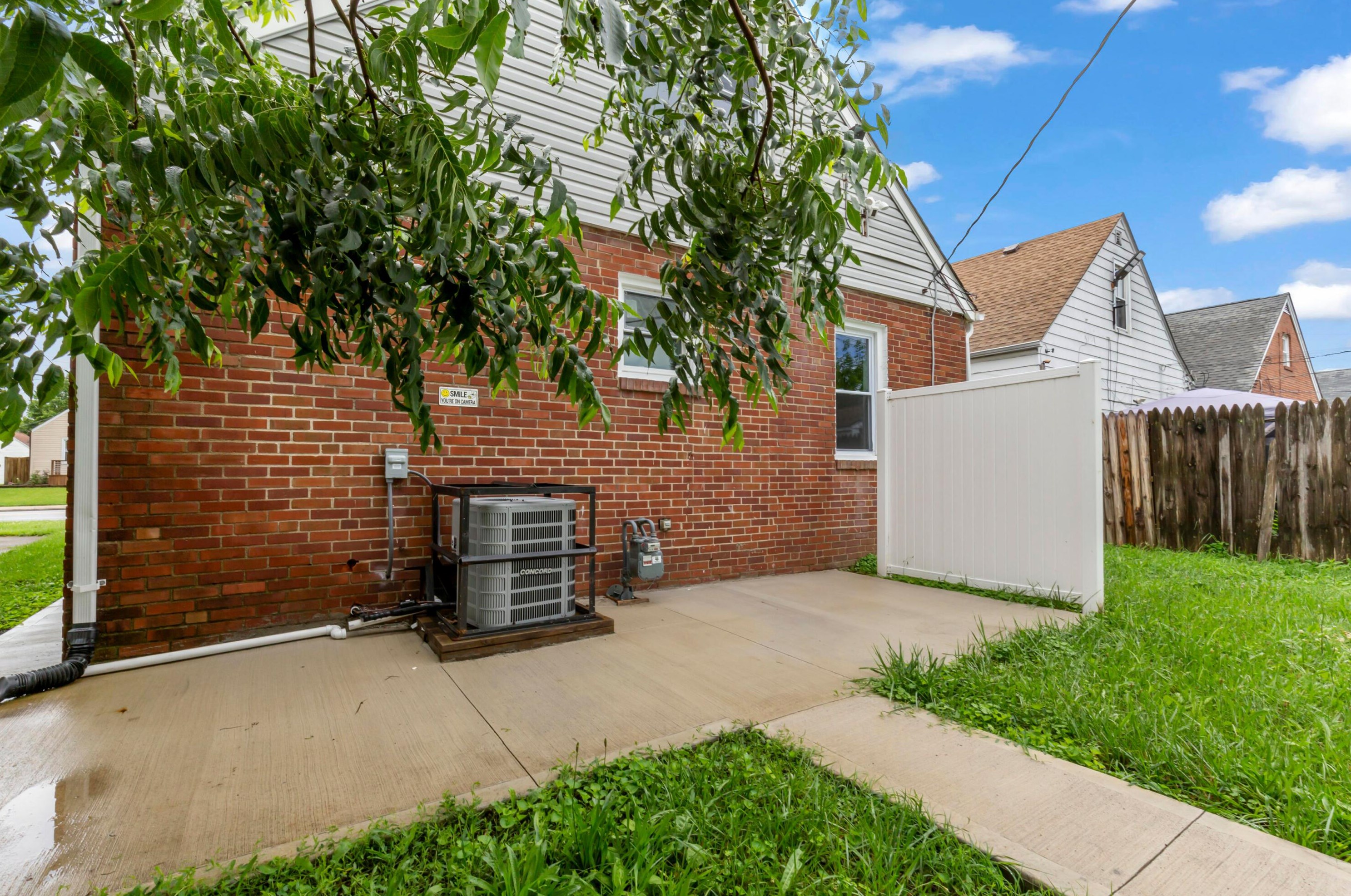 1468 Whittier St, Columbus OH 43206-1864 exterior