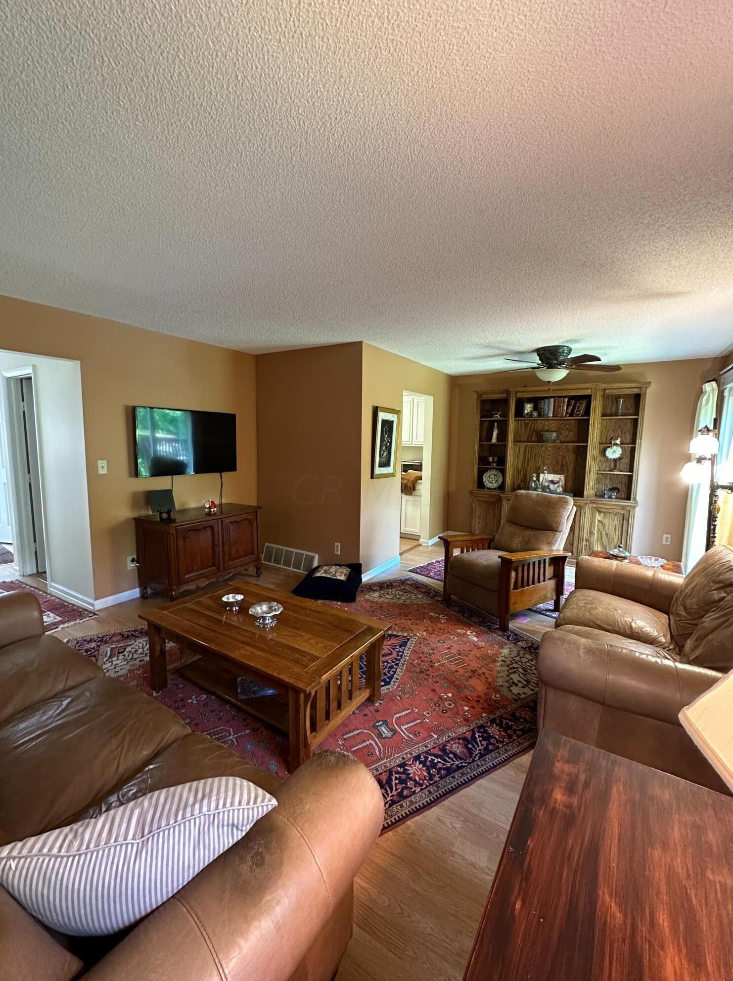 852 Tamara Dr, Columbus OH 43230-3273 exterior