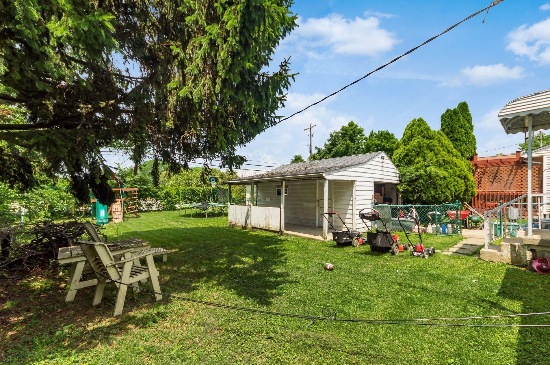 3527 Beulah Rd, Columbus OH 43224-3217 exterior