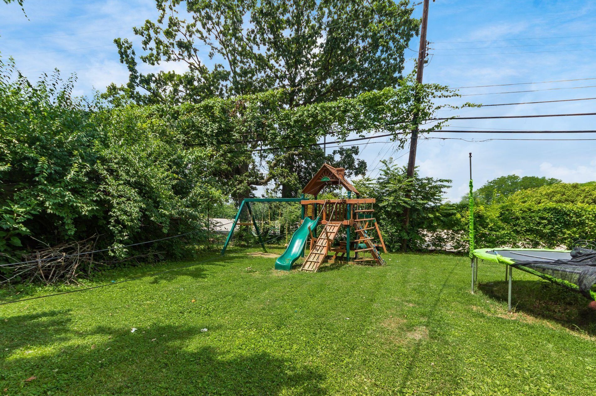 3527 Beulah Rd, Columbus OH 43224-3217 exterior