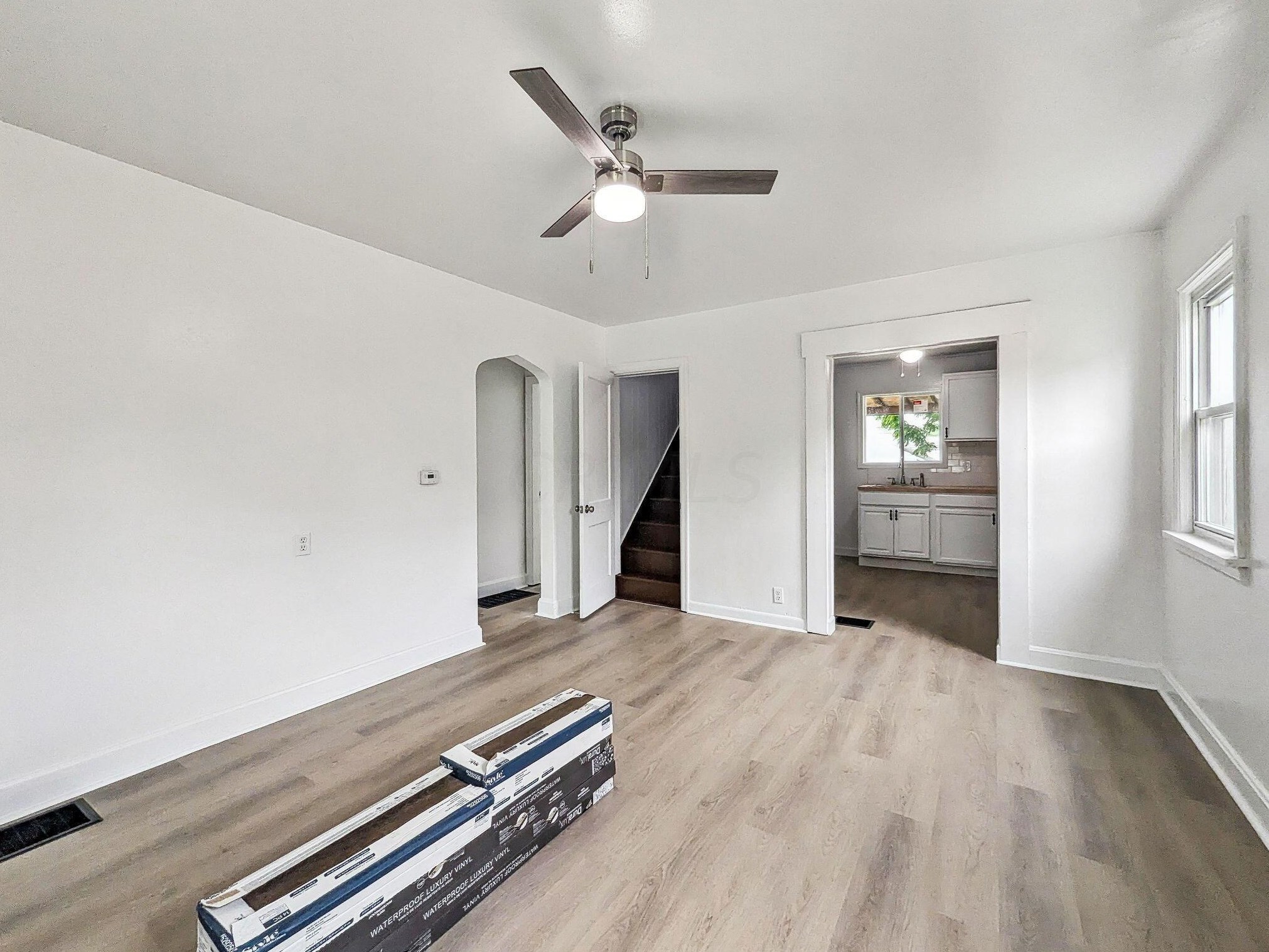 2678 Eakin Rd, Columbus OH 43204-2819 exterior