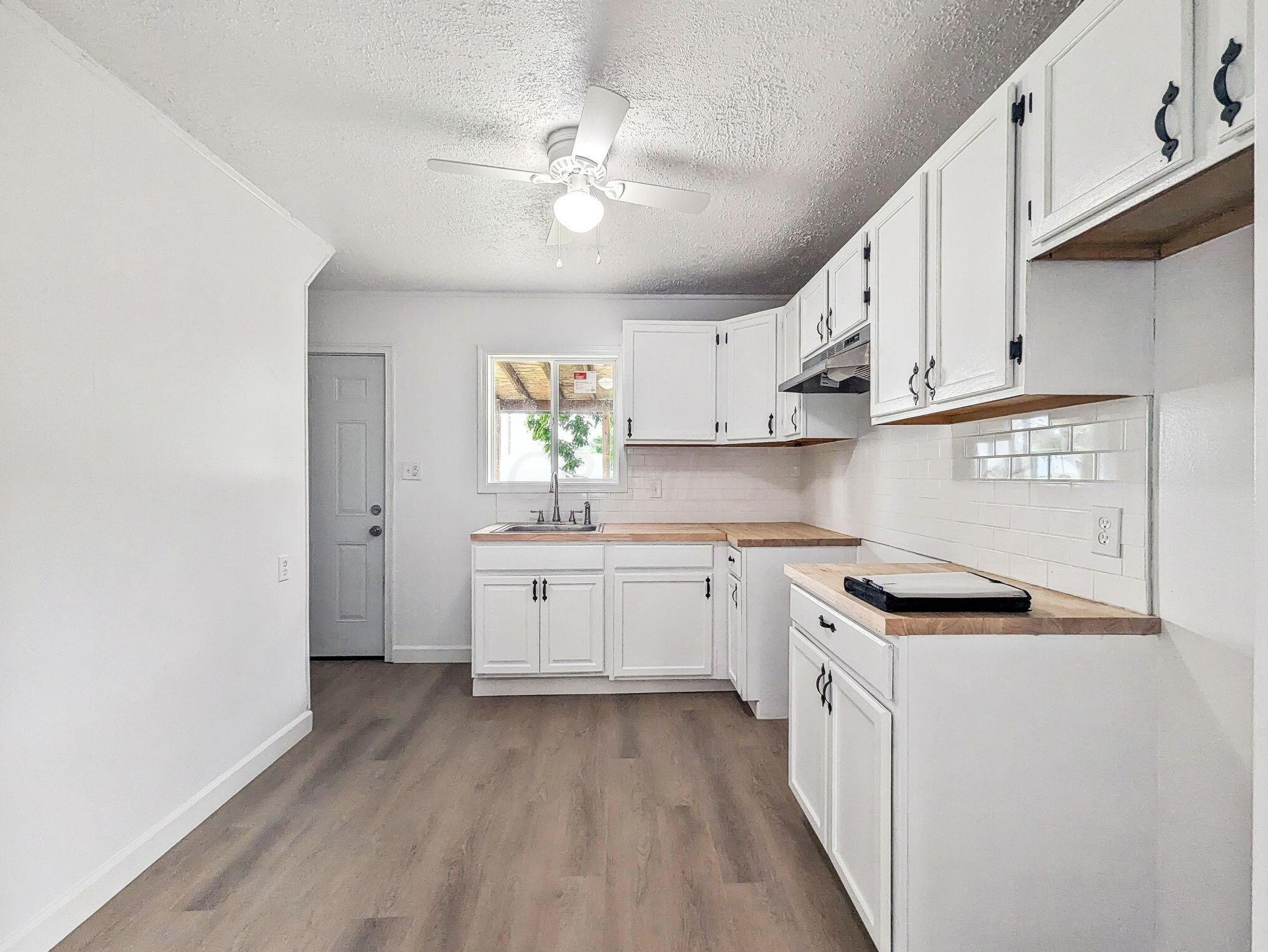 2678 Eakin Rd, Columbus OH 43204-2819 exterior