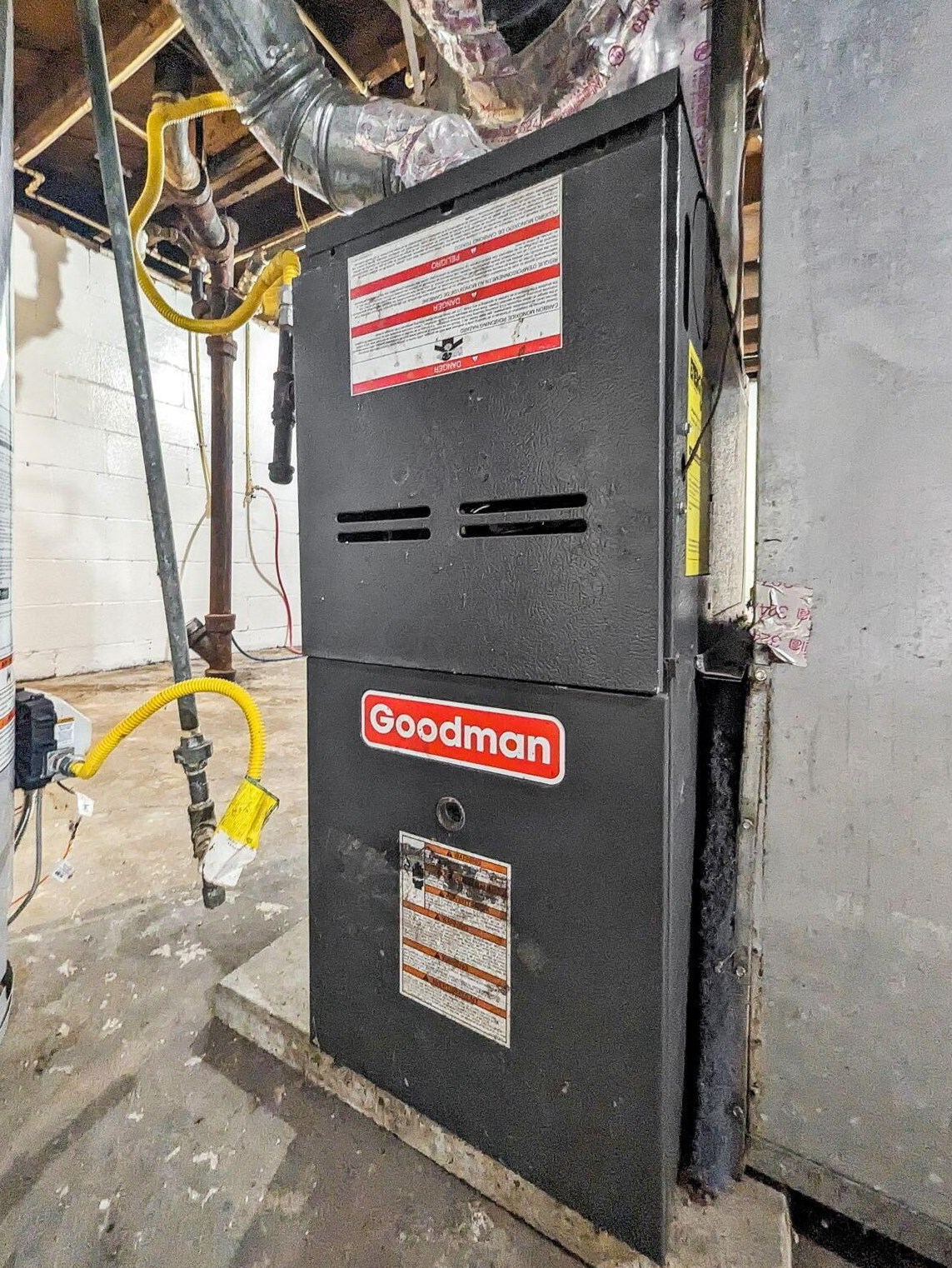 2678 Eakin Rd, Columbus OH 43204-2819 exterior