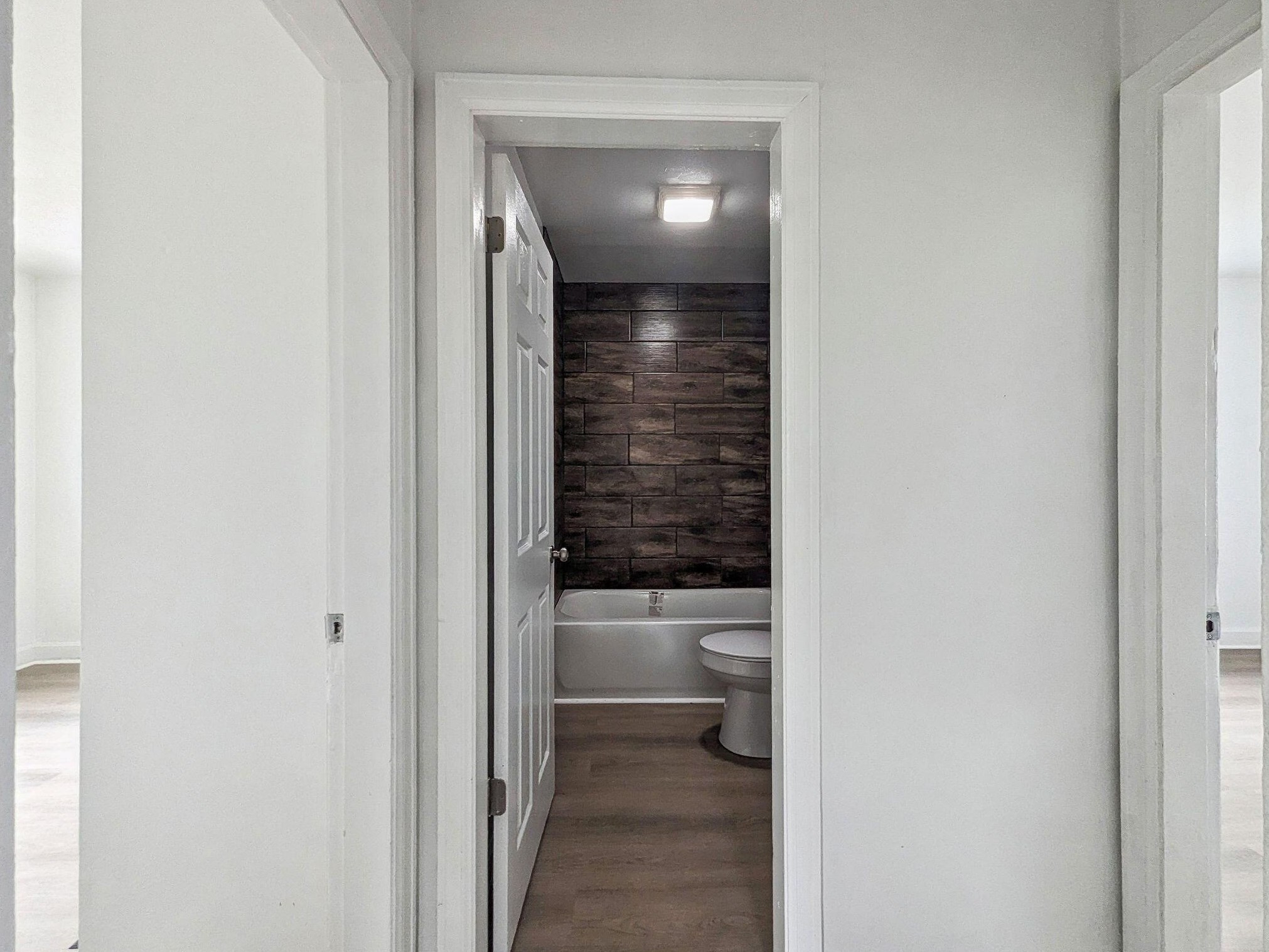 2678 Eakin Rd, Columbus OH 43204-2819 exterior