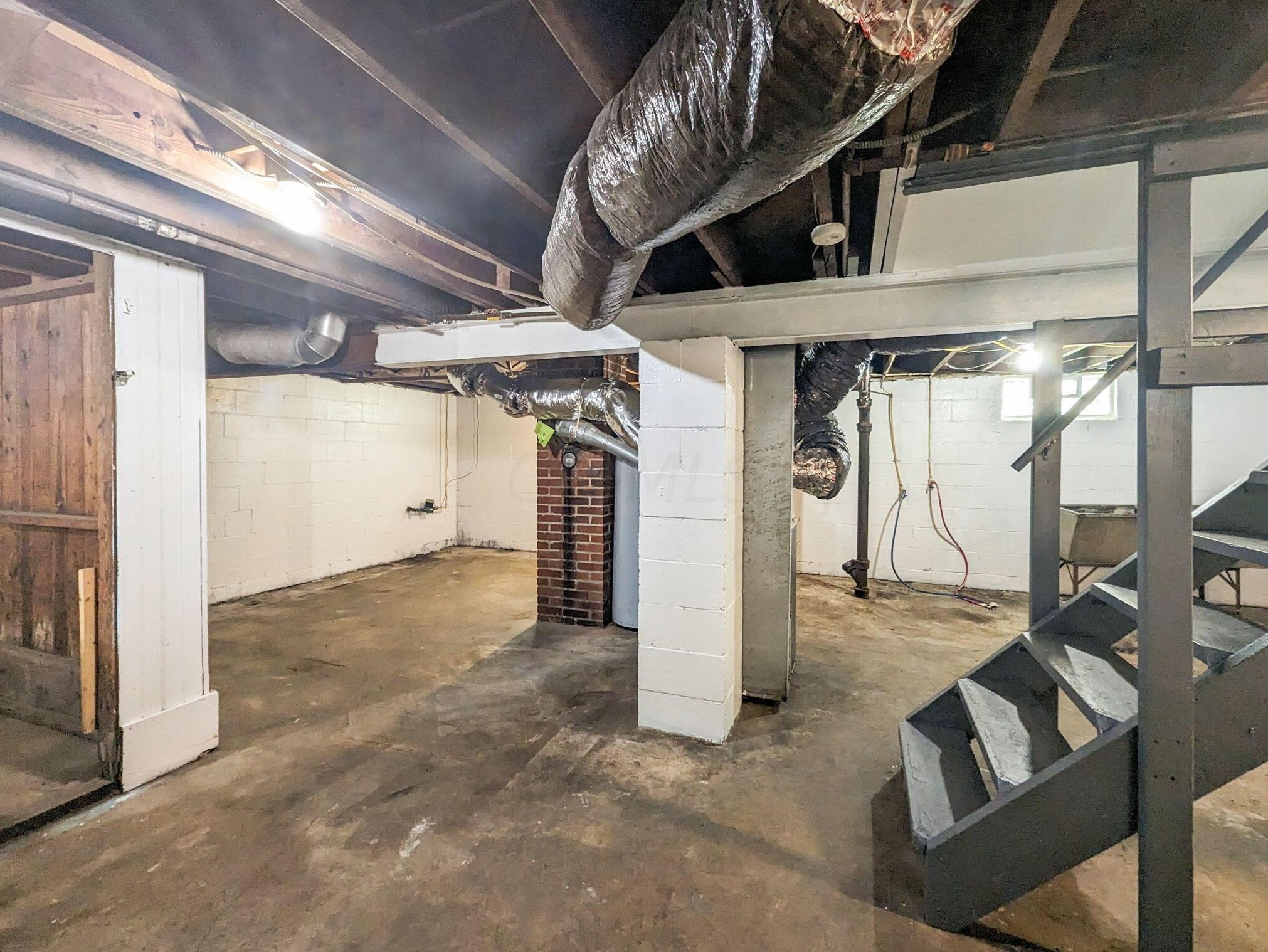 2678 Eakin Rd, Columbus OH 43204-2819 exterior