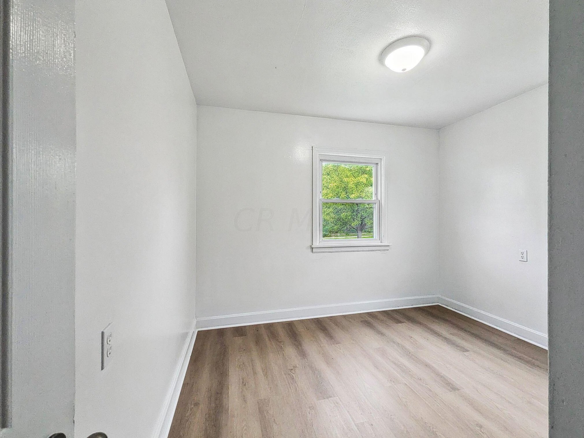 2678 Eakin Rd, Columbus OH 43204-2819 exterior