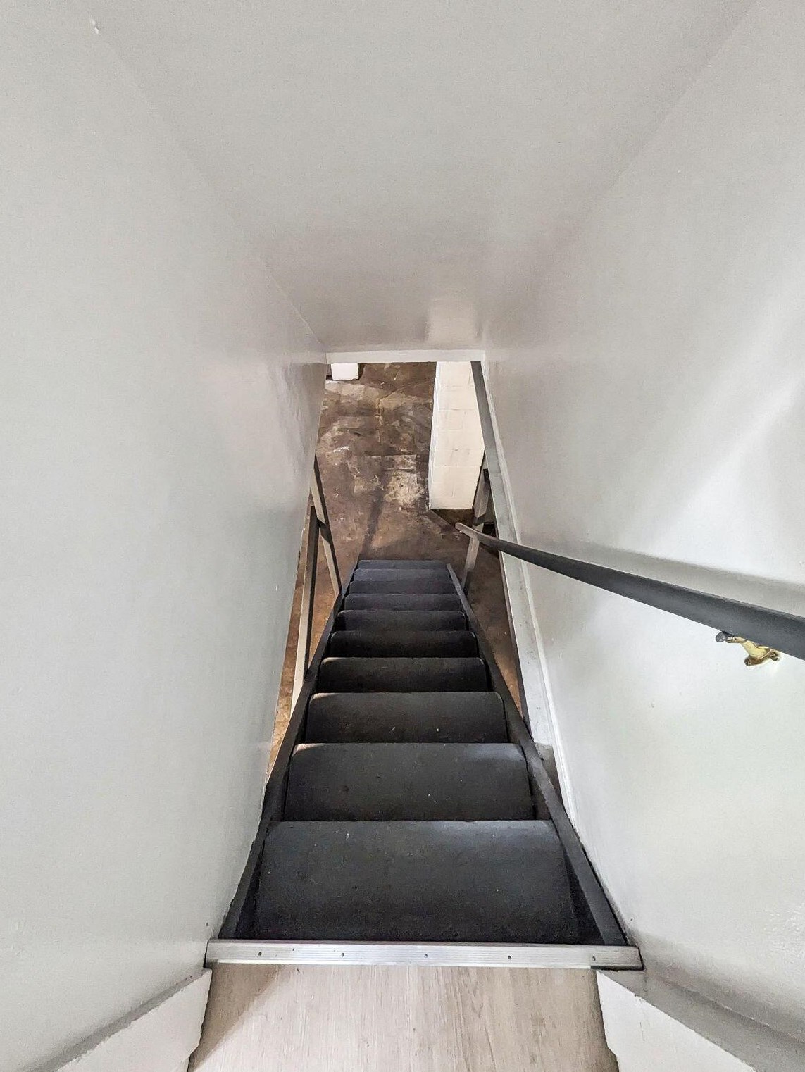 2678 Eakin Rd, Columbus OH 43204-2819 exterior