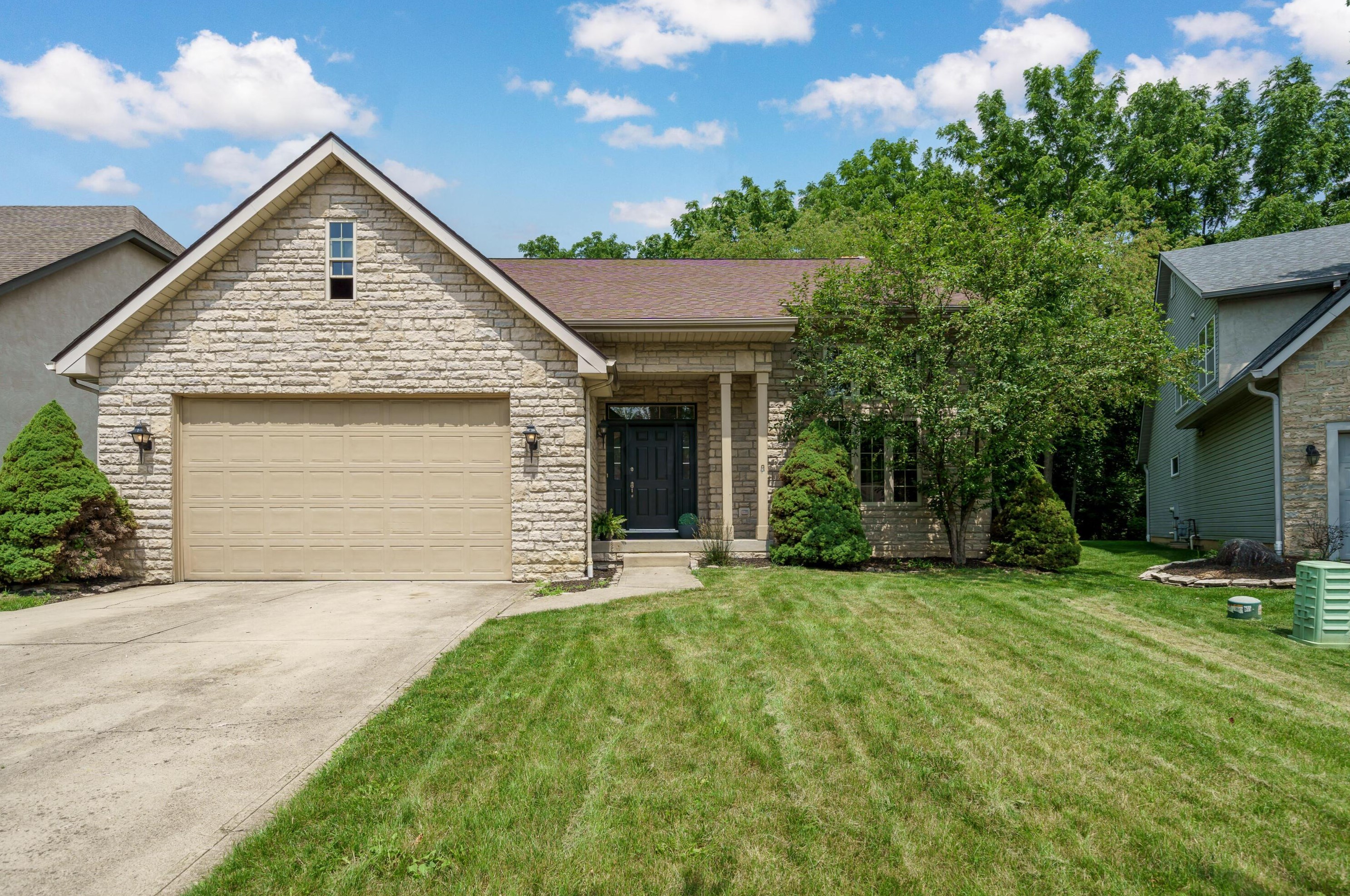 2852 Hollow Cove Ct, Columbus, OH 43231-1698