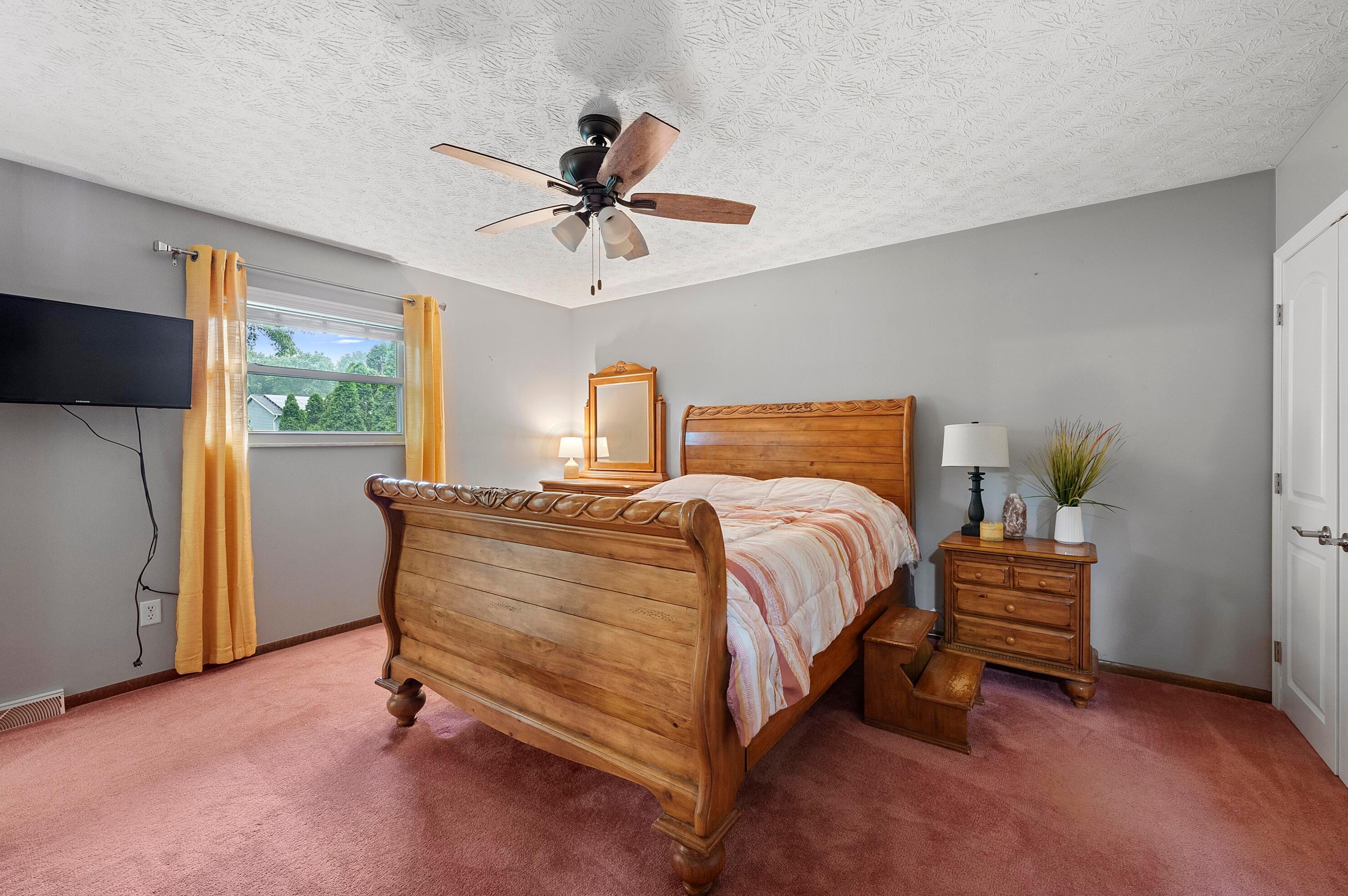 5020 Etna Rd, Columbus OH 43213-1948 exterior