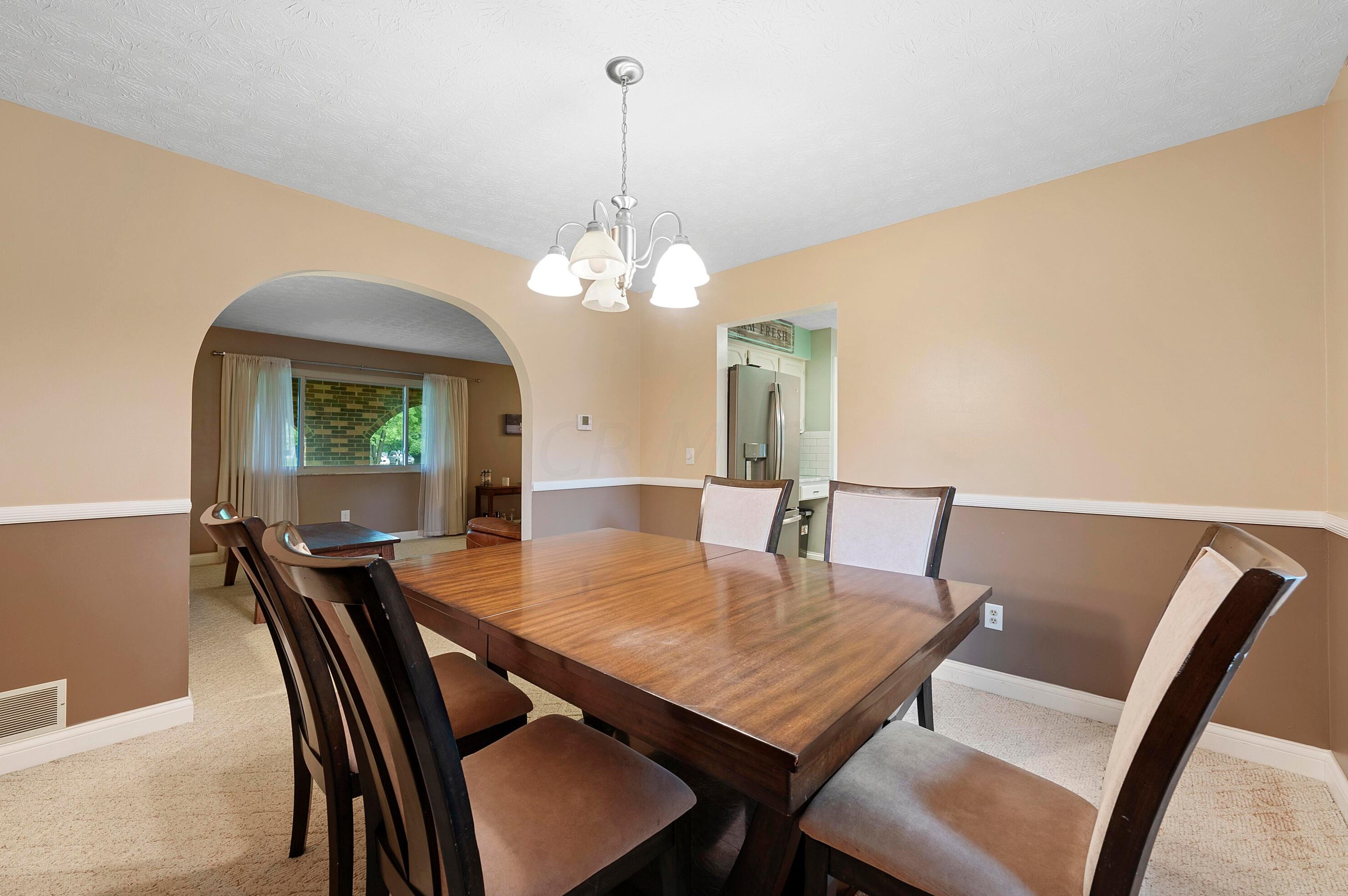 5020 Etna Rd, Columbus OH 43213-1948 exterior