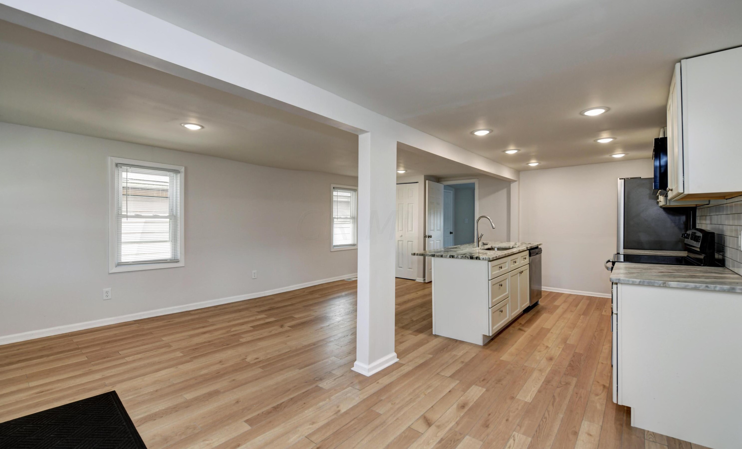 1569 Elmore Ave, Columbus OH 43224-2834 exterior