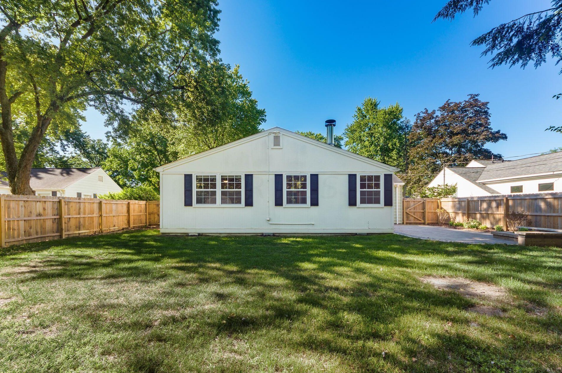 436 Selby Blvd, Columbus OH  43085-3722 exterior