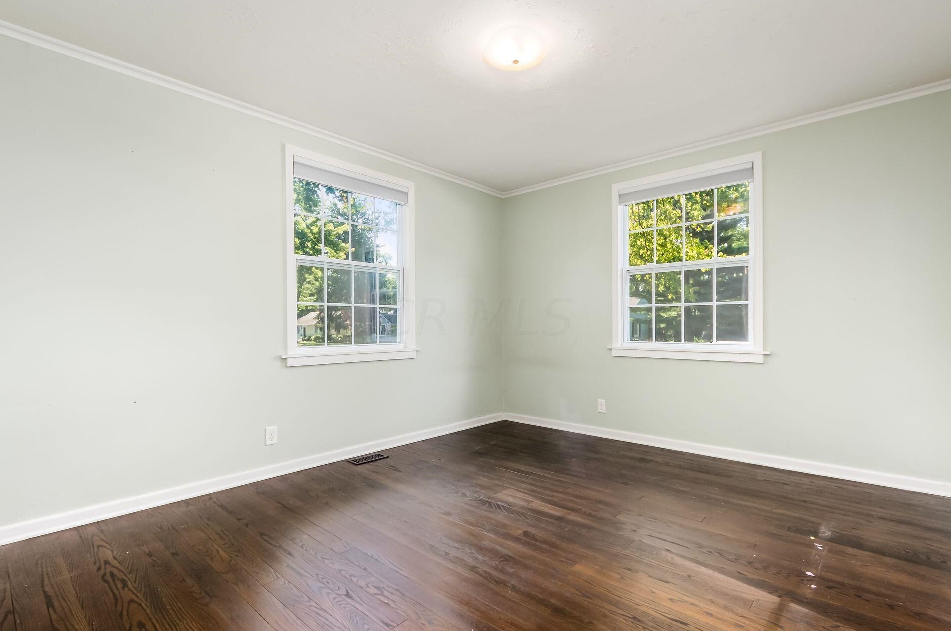 436 Selby Blvd, Columbus OH  43085-3722 exterior