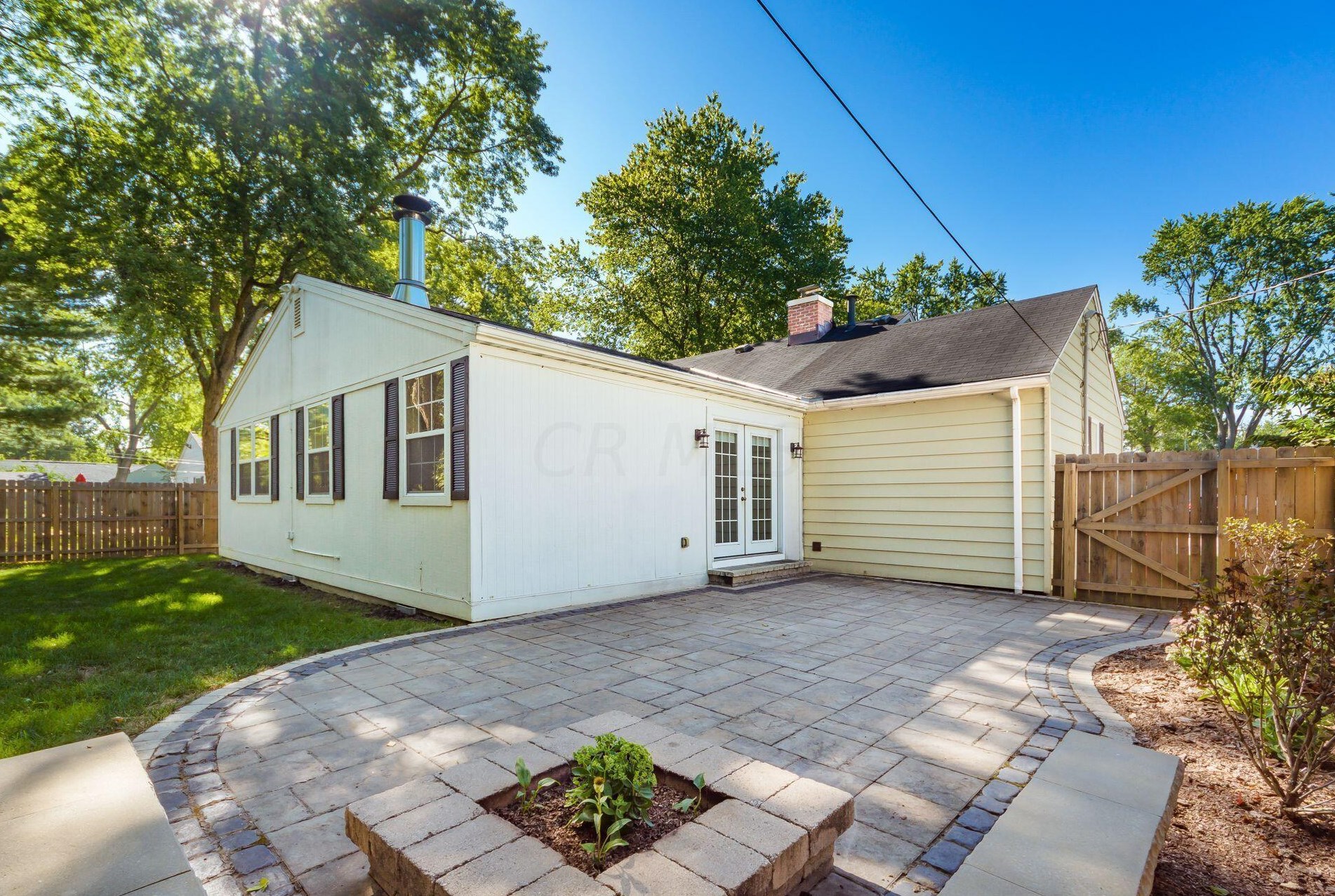 436 Selby Blvd, Columbus OH  43085-3722 exterior