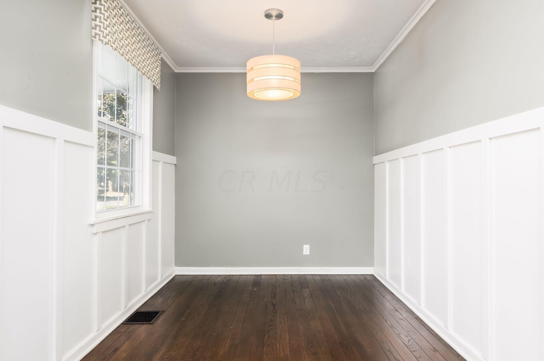 436 Selby Blvd, Columbus OH  43085-3722 exterior