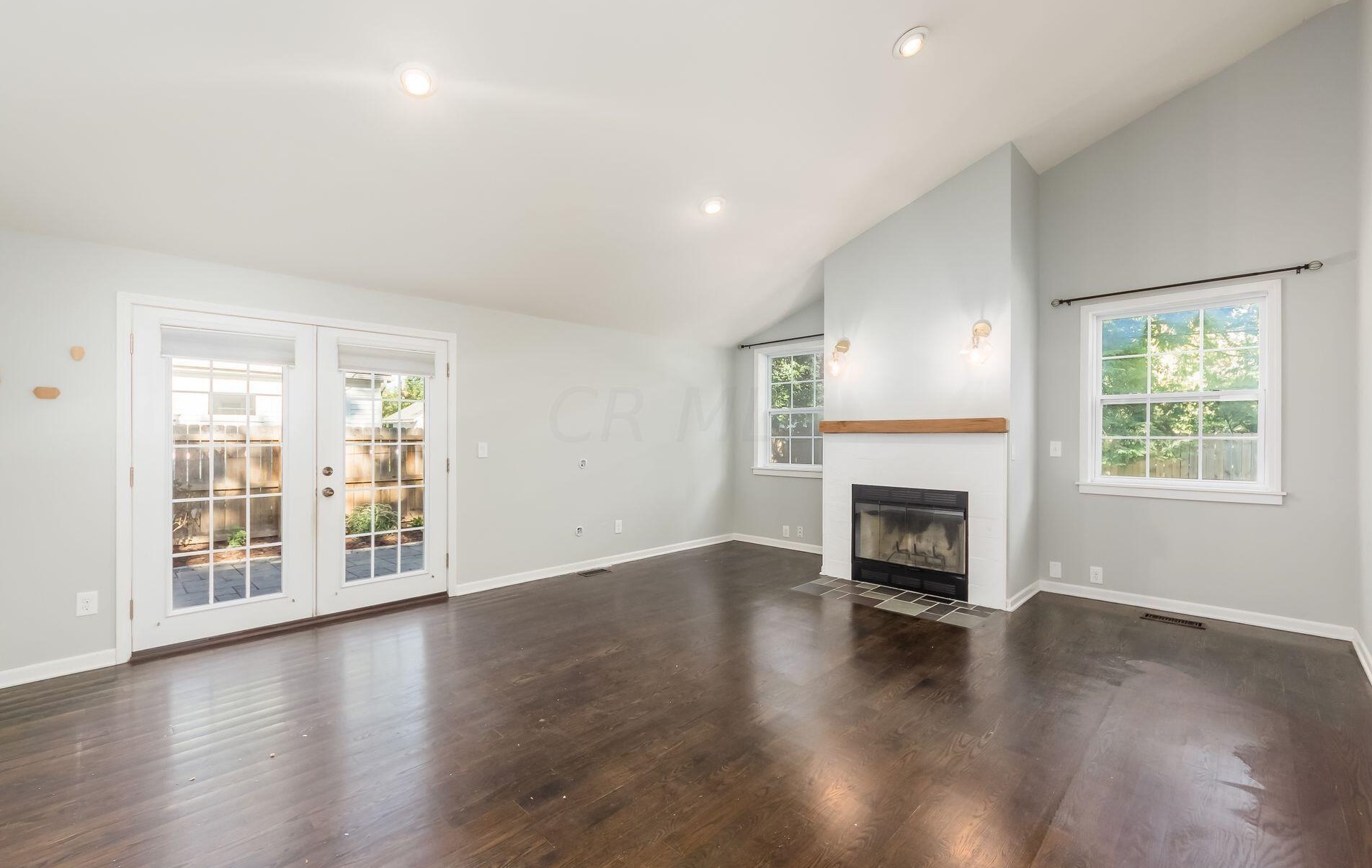 436 Selby Blvd, Columbus OH  43085-3722 exterior