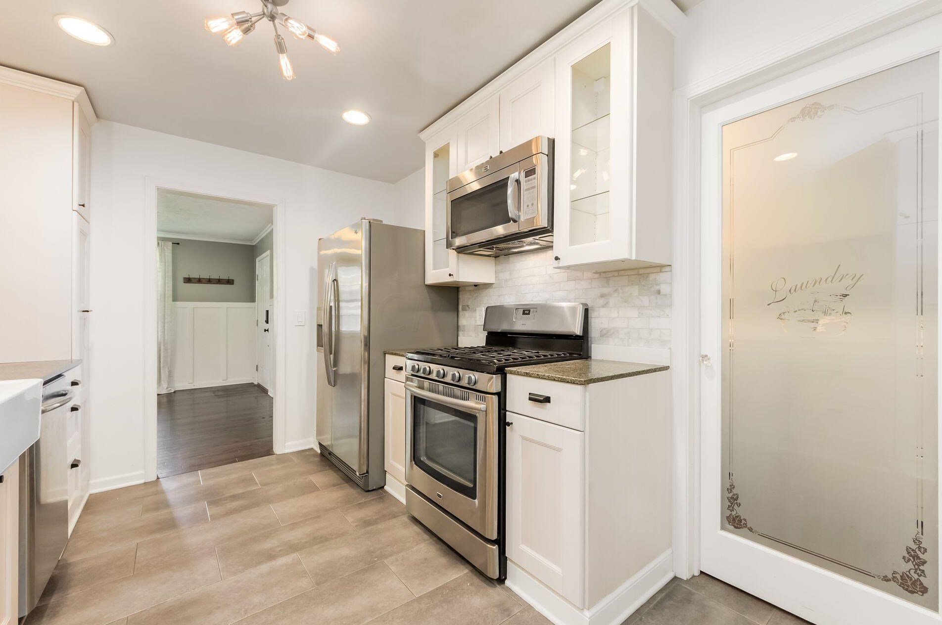 436 Selby Blvd, Columbus OH  43085-3722 exterior