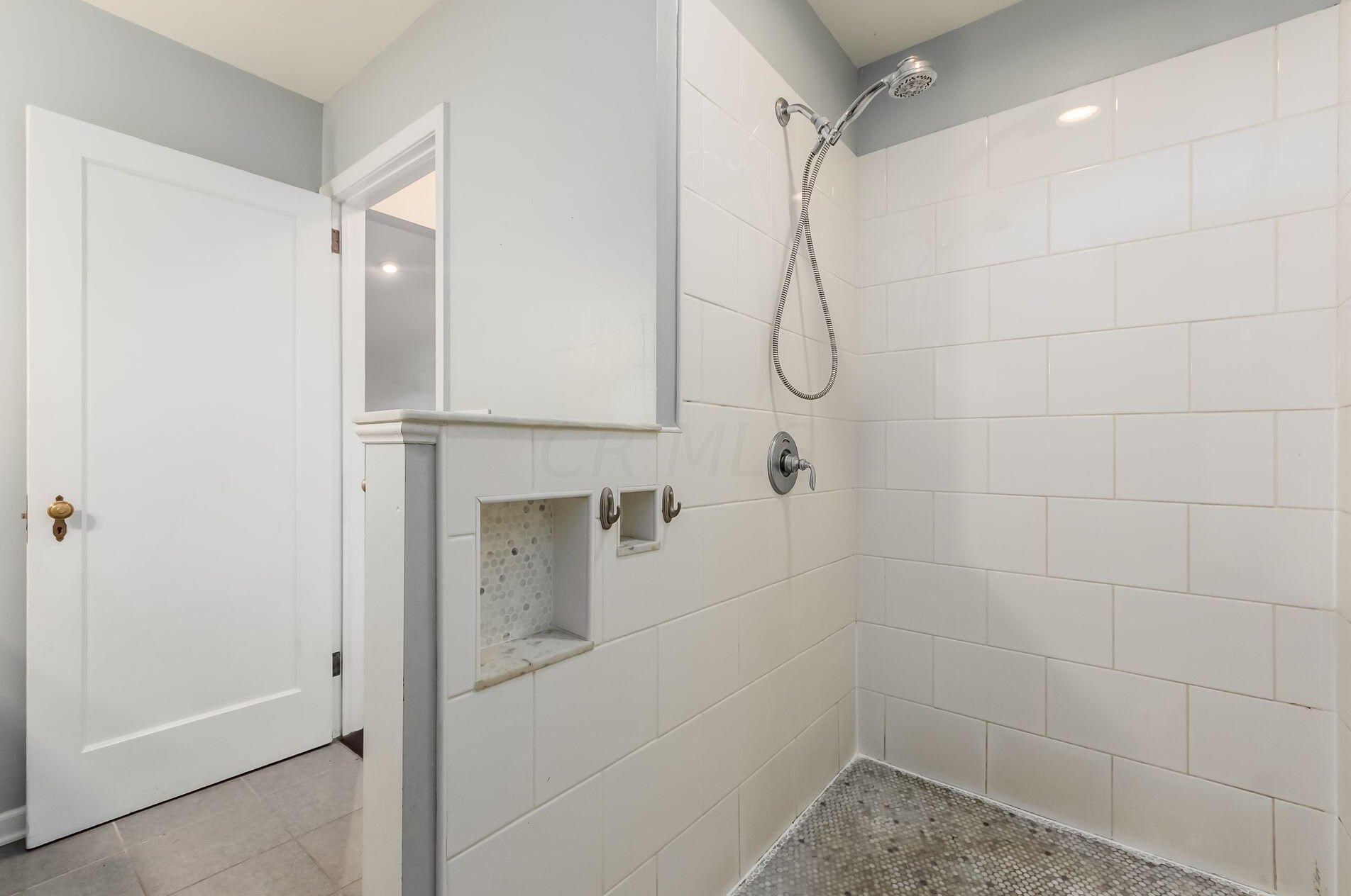 436 Selby Blvd, Columbus OH  43085-3722 exterior